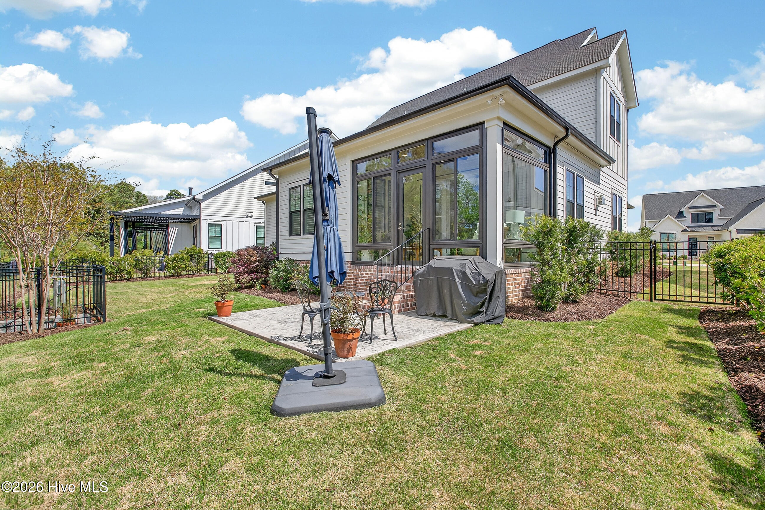 100564541 | Photo 53