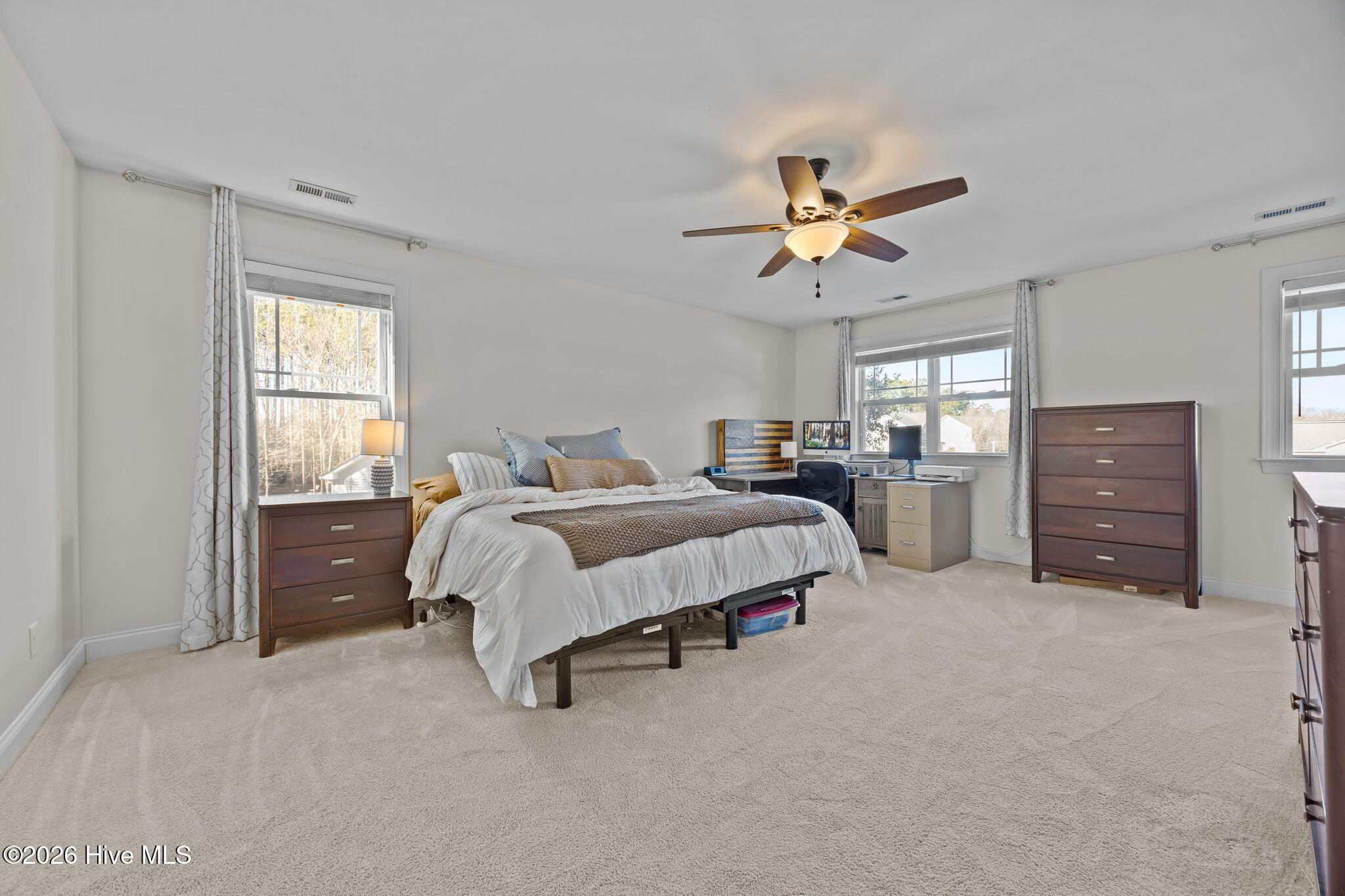 100550598 | Photo 14