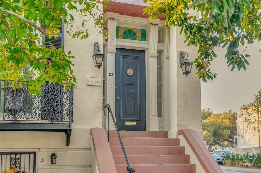 Homes for sale in Savannah, GA | 25 W Perry St, Savannah, GA 31401 | MLS# SA339957