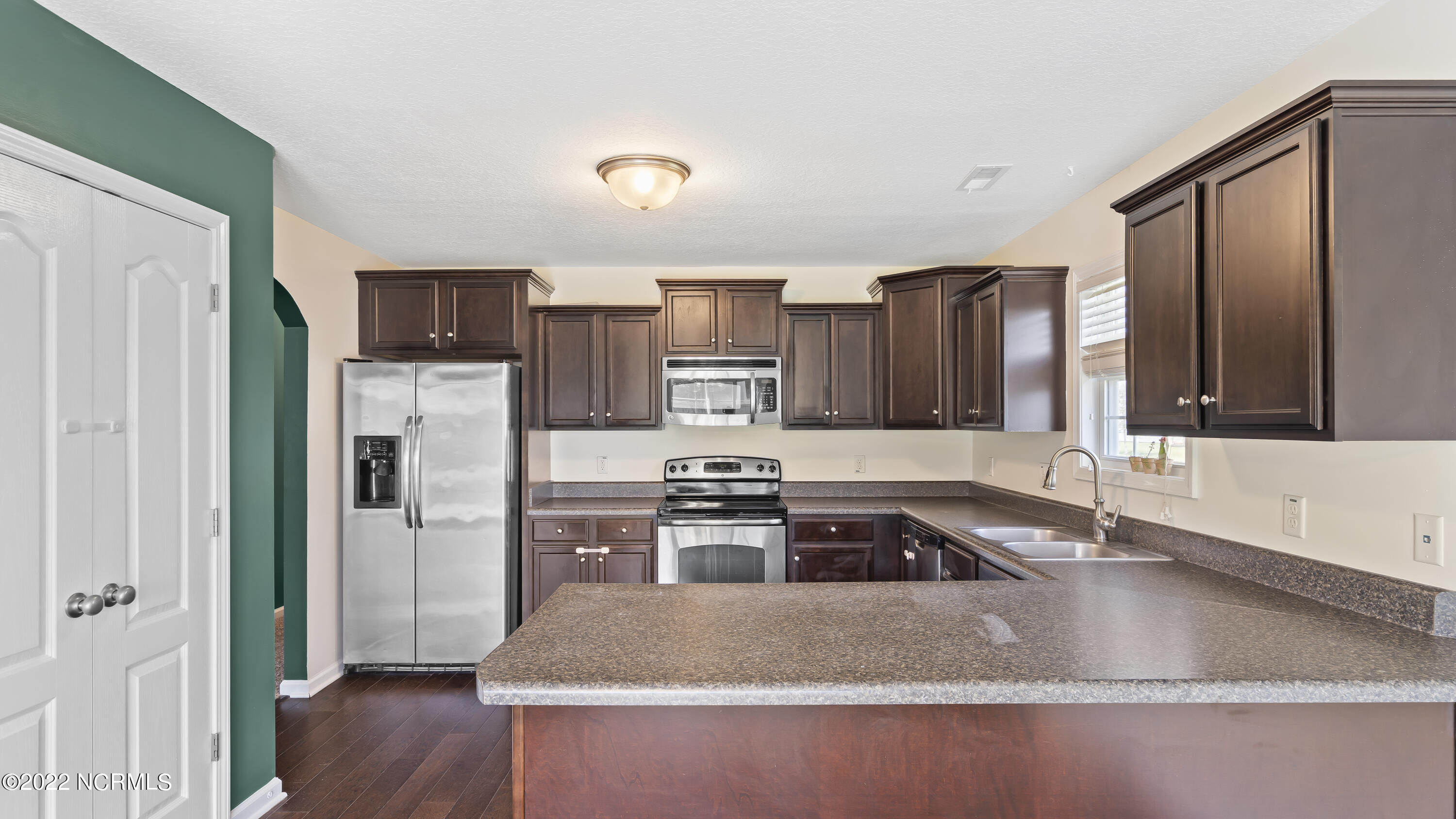 100566644 | Photo 10