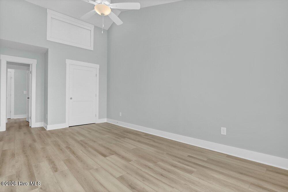 100552100 | Photo 40