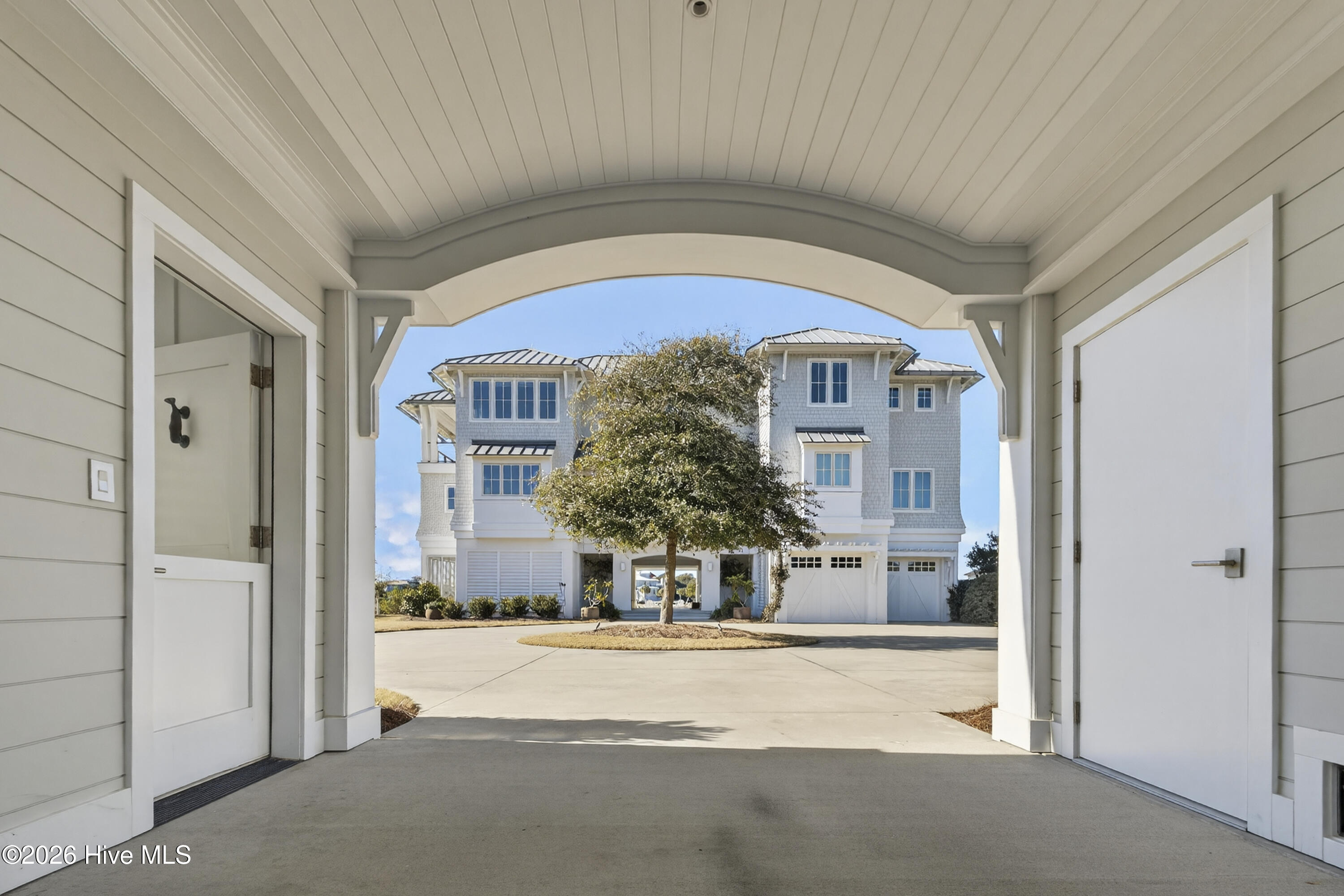 100557560 | Photo 46