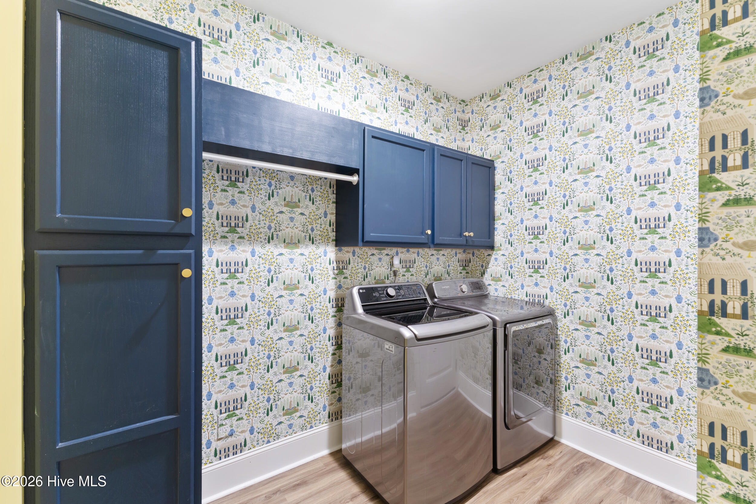 100545228 | Photo 34