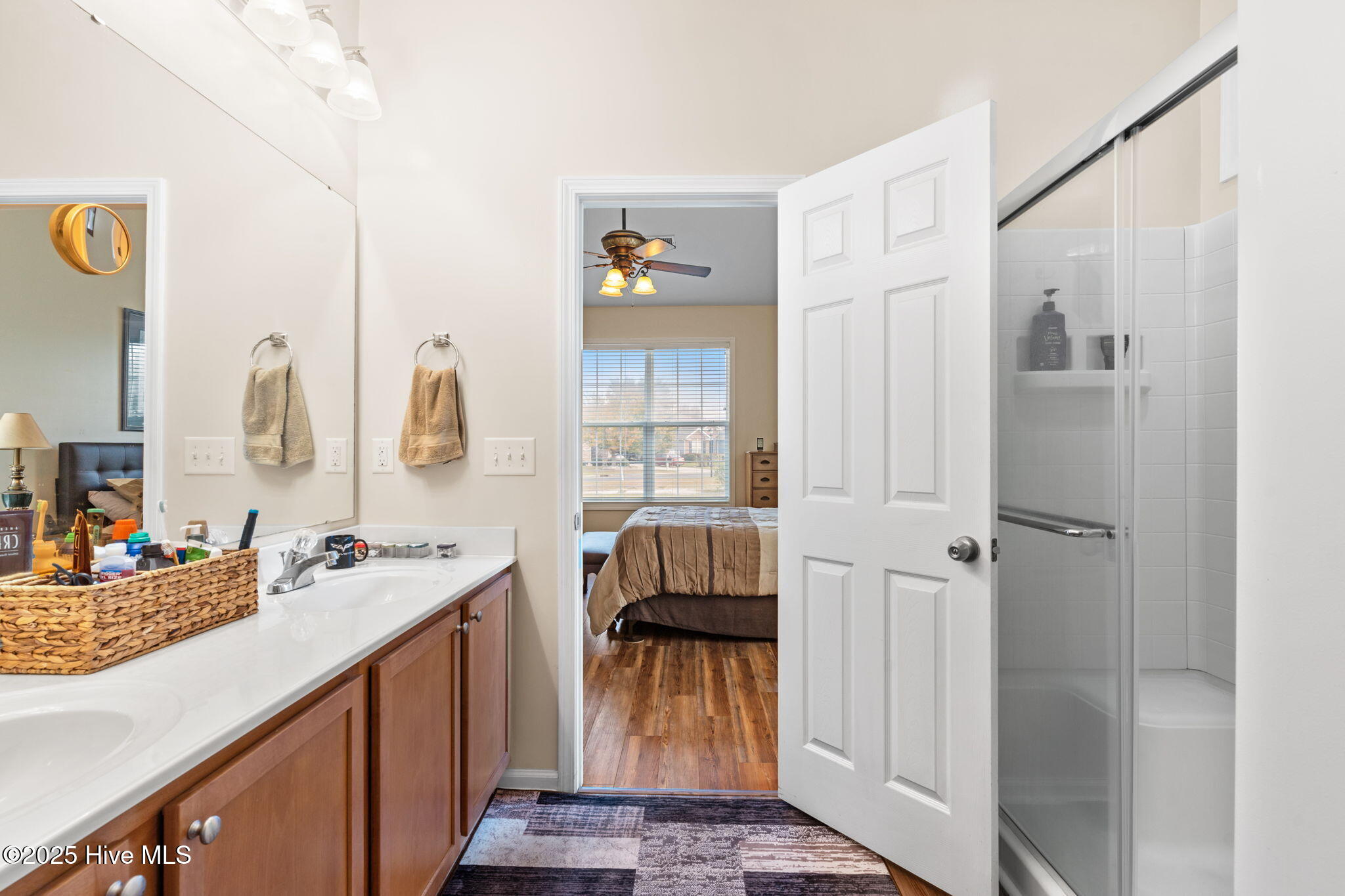 100540486 | Photo 23