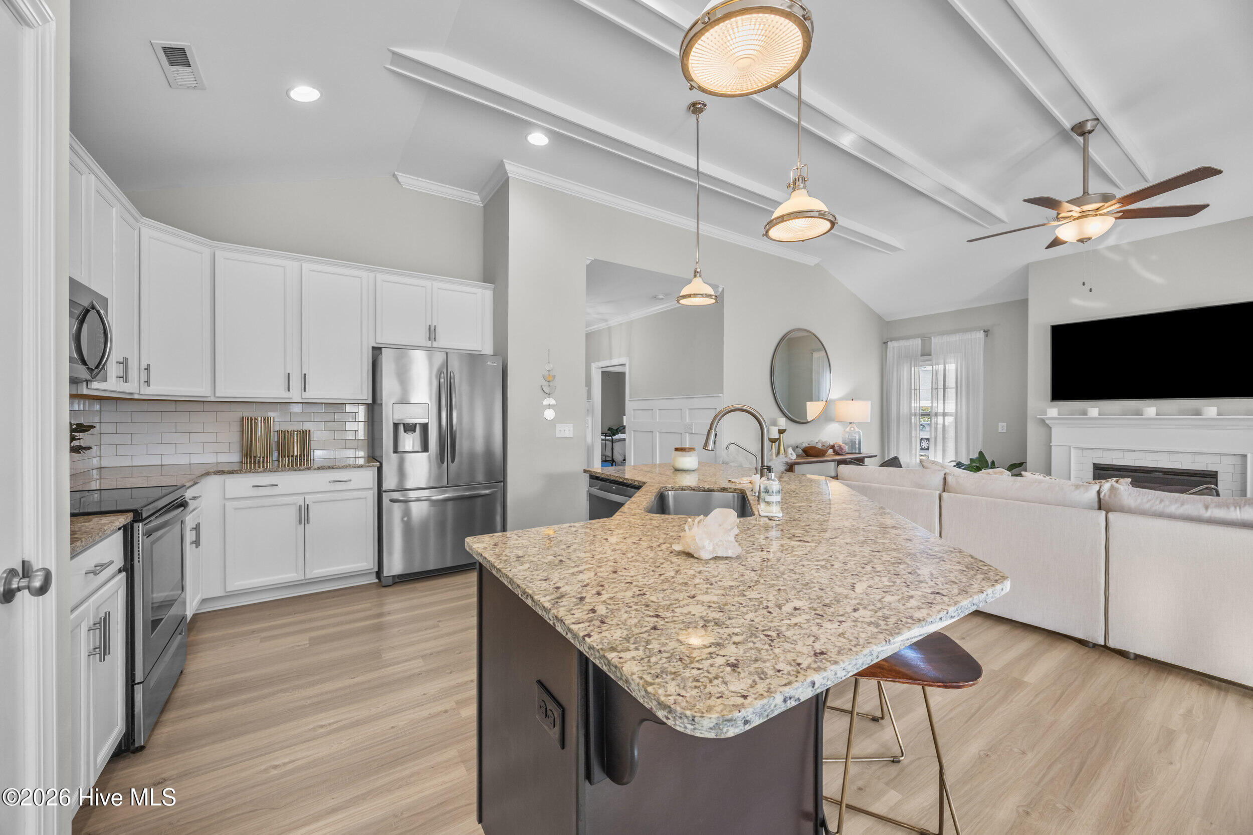 100550953 | Photo 17