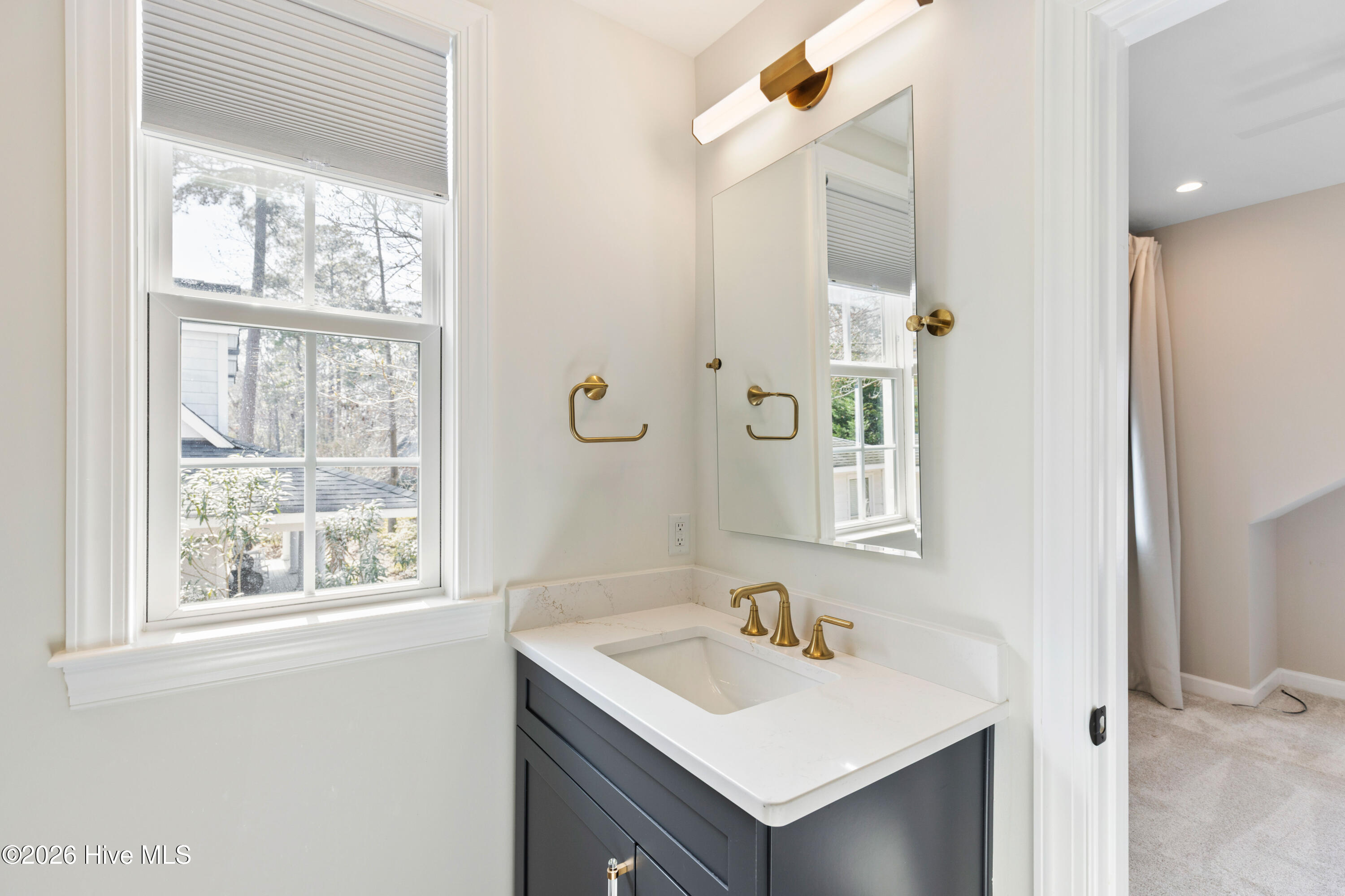 100560916 | Photo 66