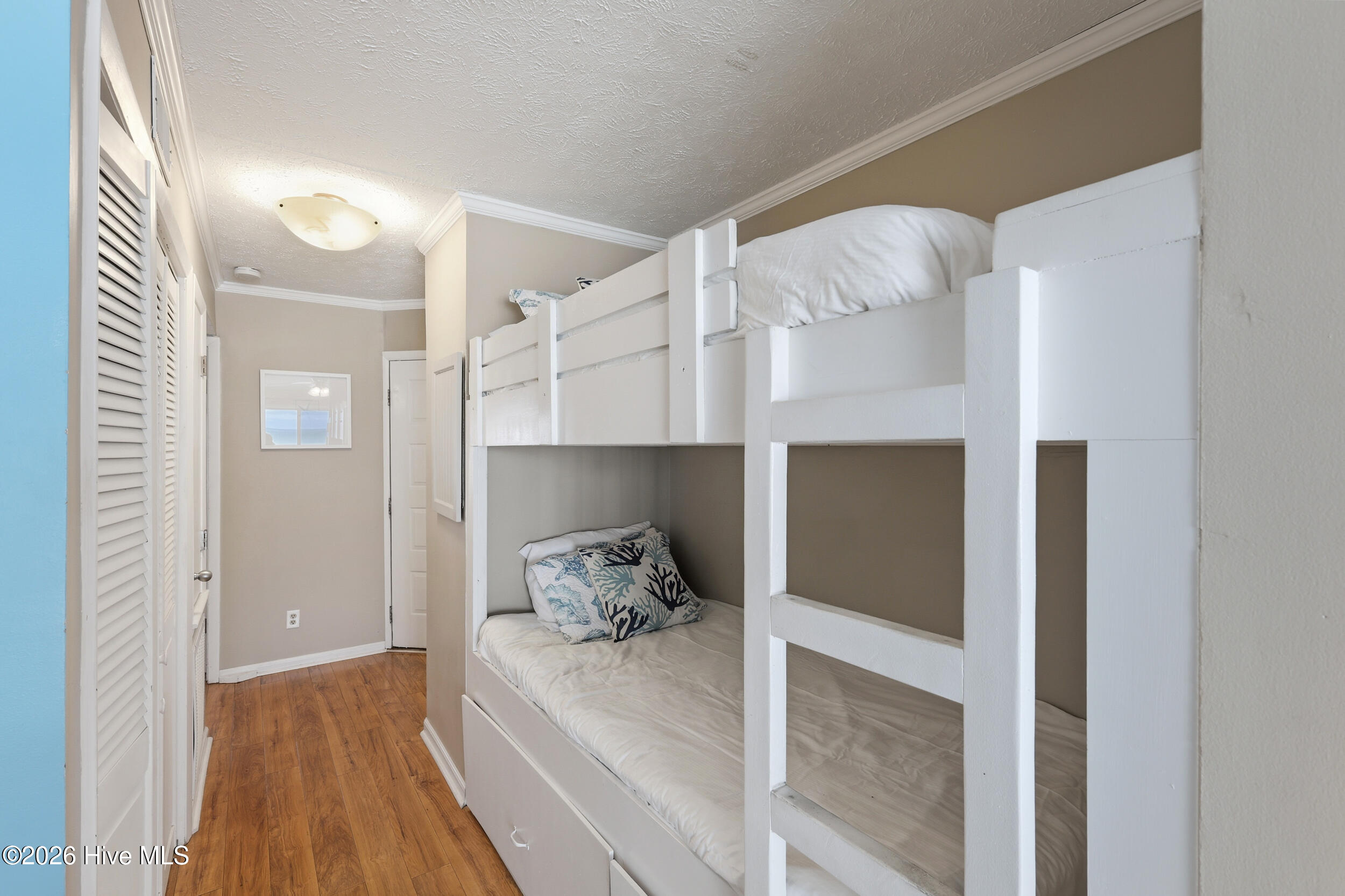 100557486 | Photo 23