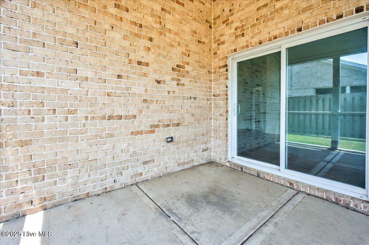 100521478 | Photo 23