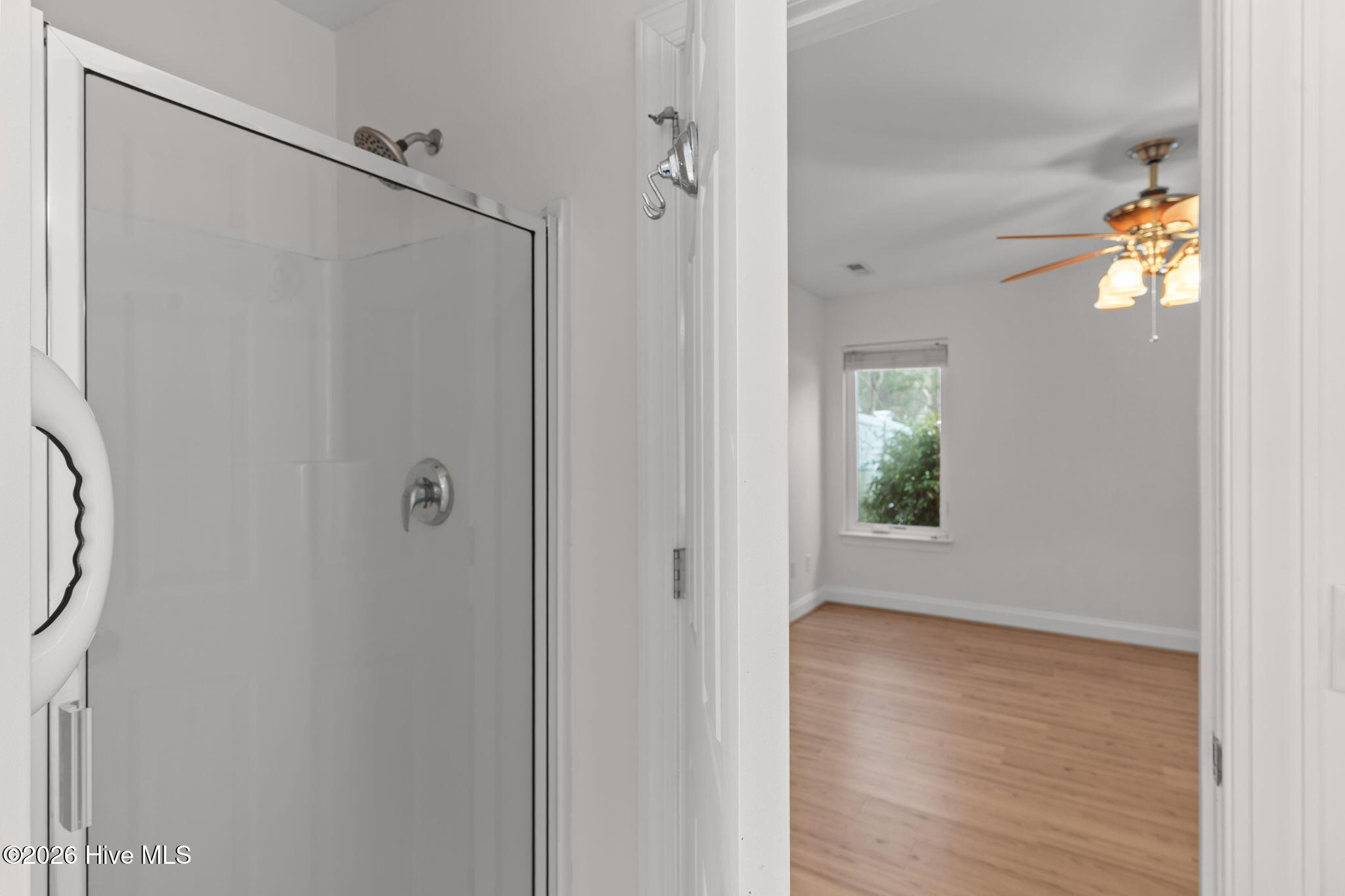 100549598 | Photo 27