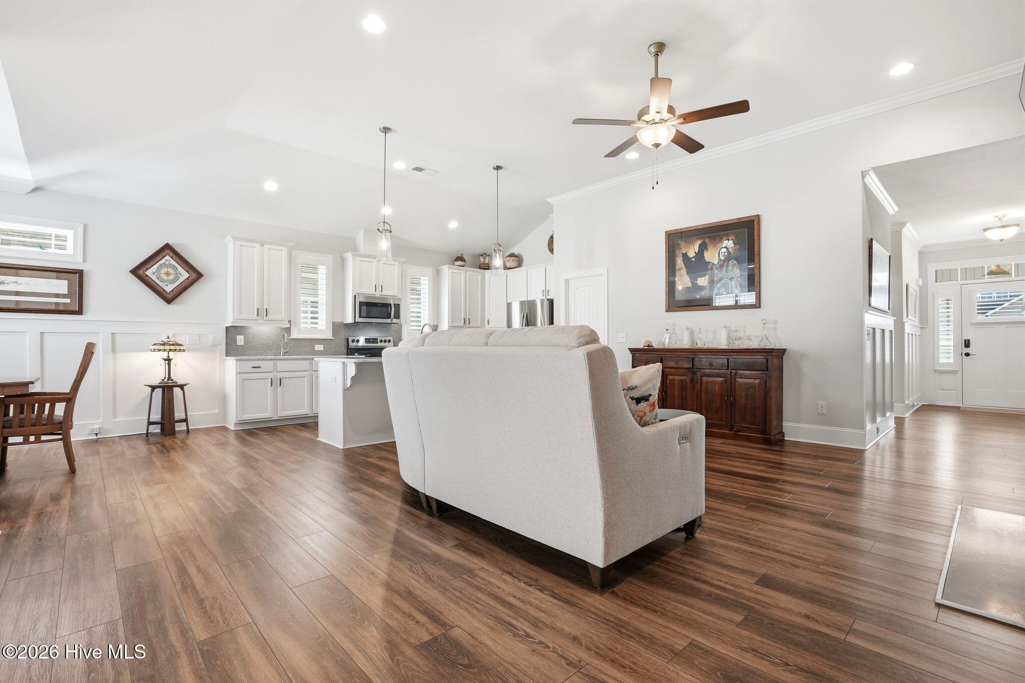 100559439 | Photo 20