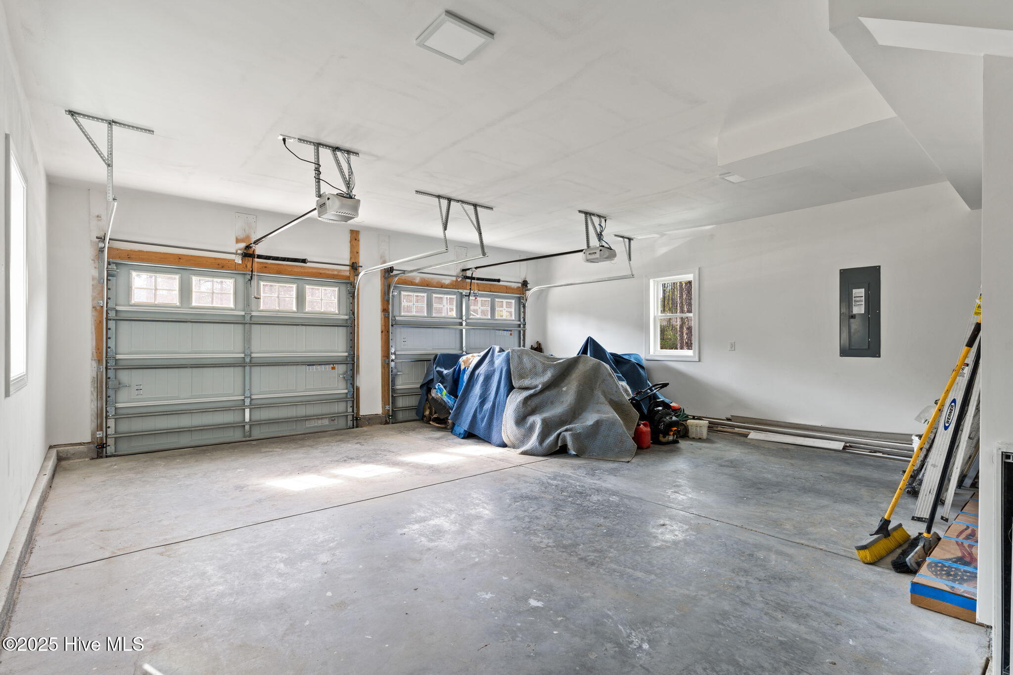 100543428 | Photo 35