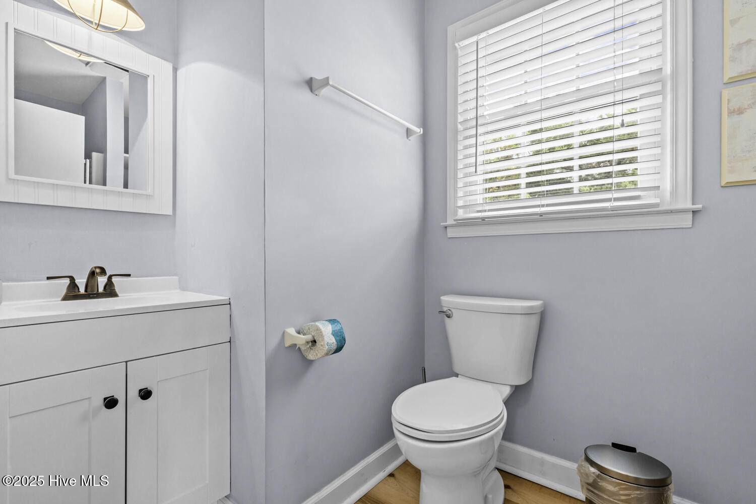 100525071 | Photo 25