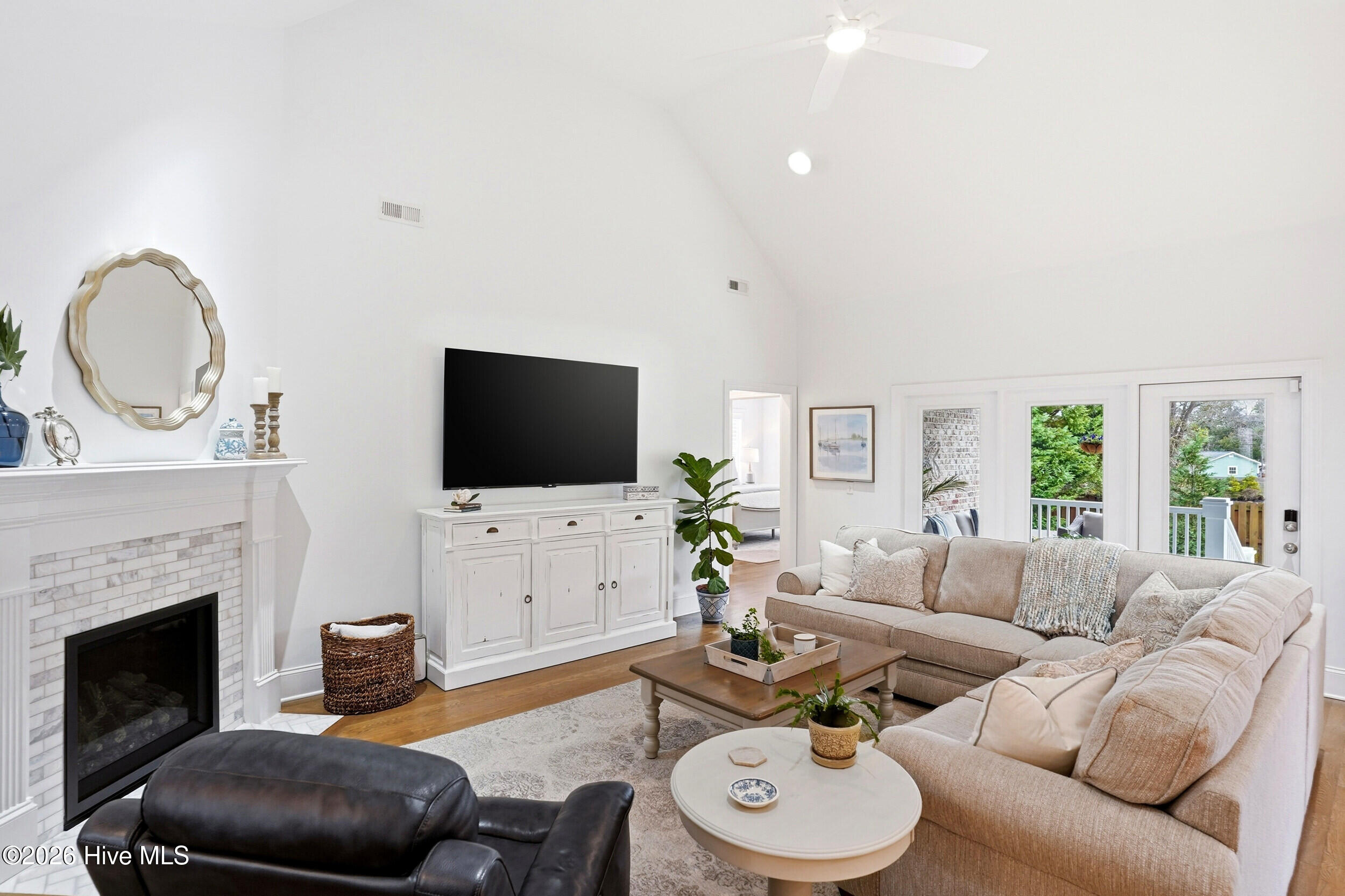 100551601 | Photo 10