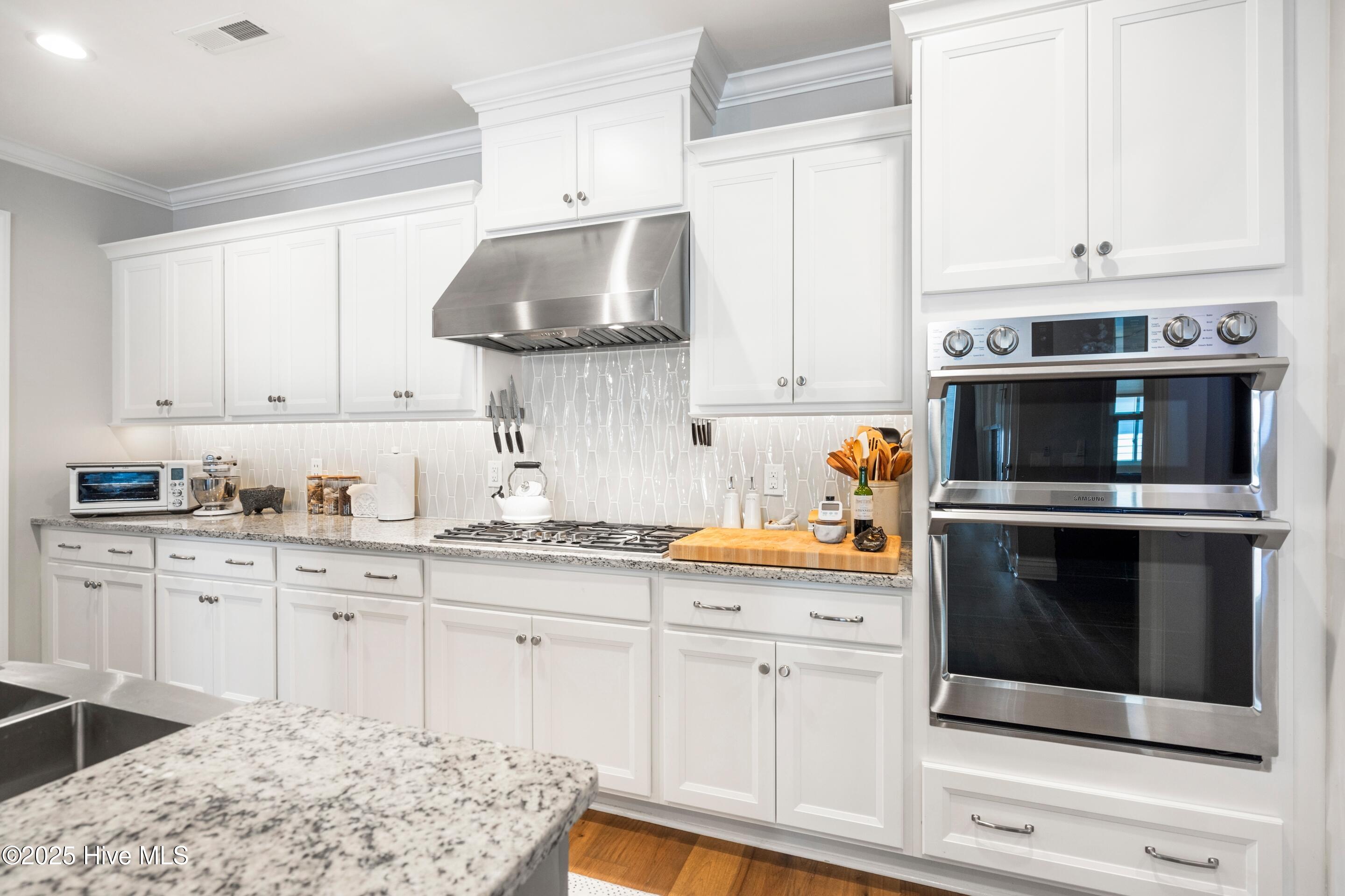 100551438 | Photo 18