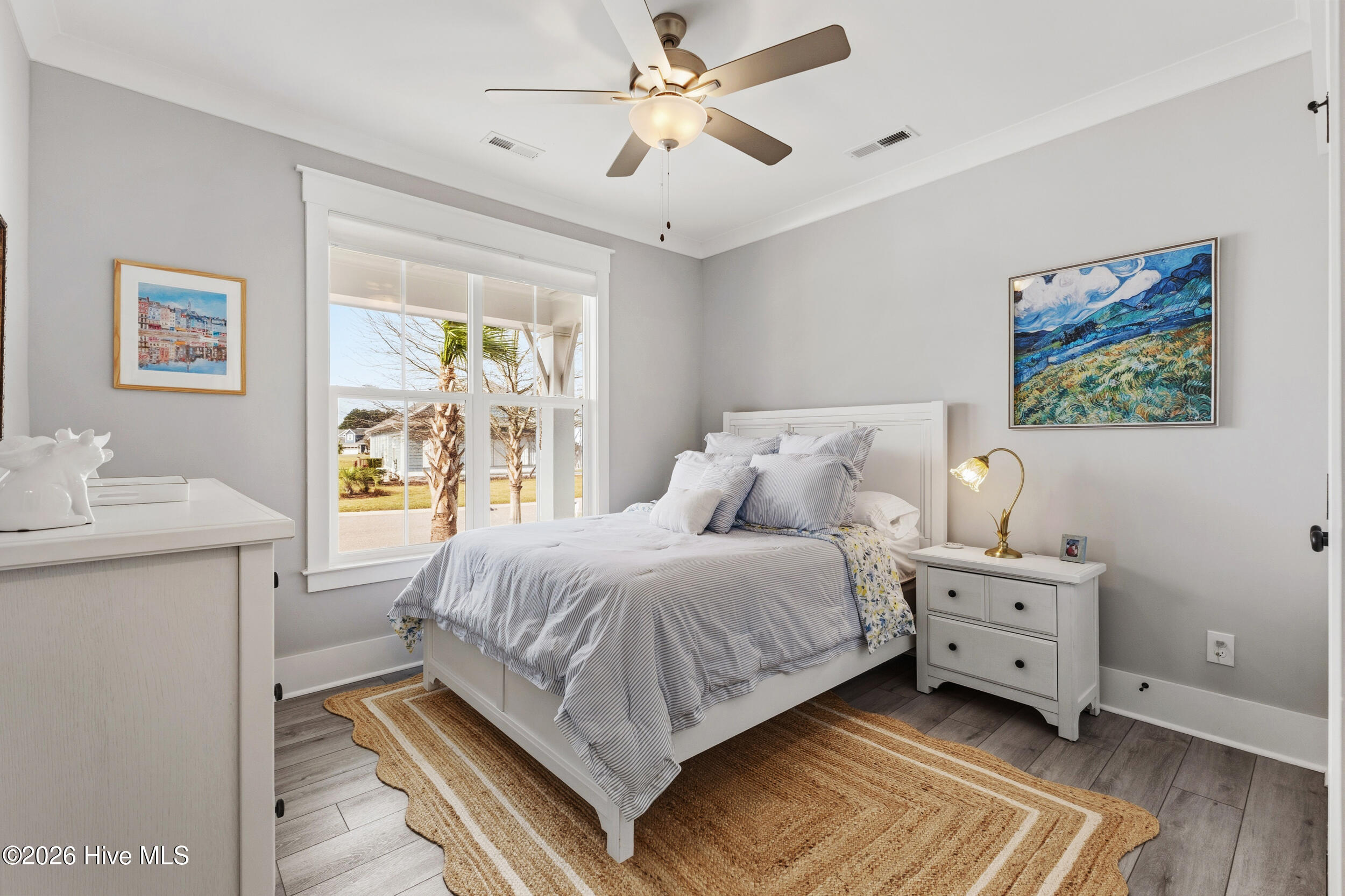 100560170 | Photo 33