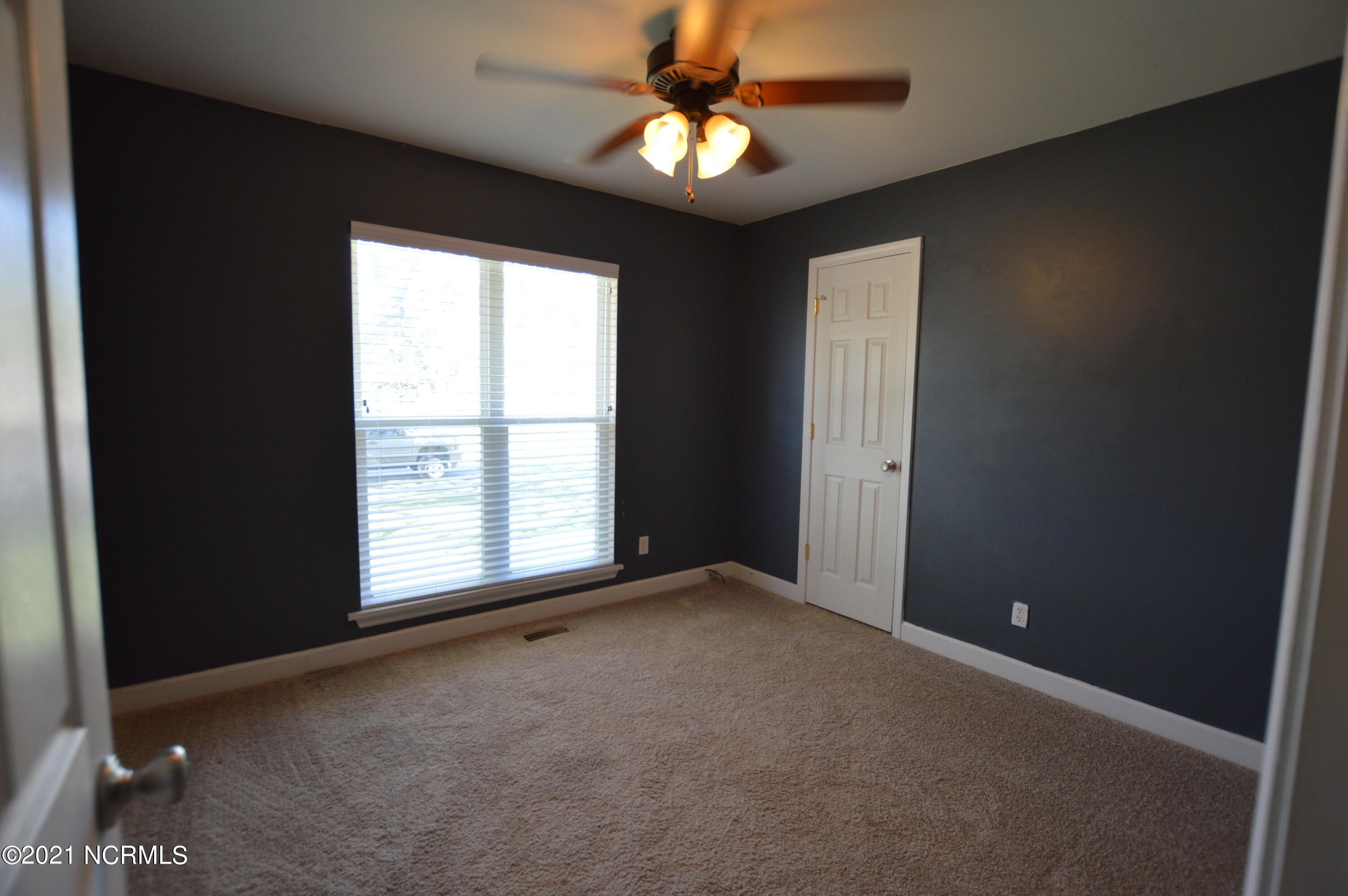 100562914 | Photo 23