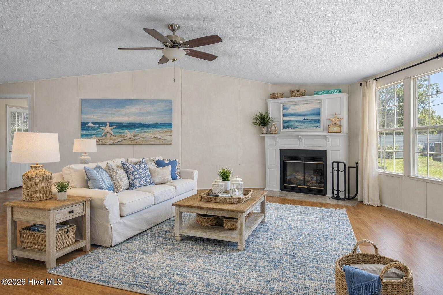 100540304 | Photo 11