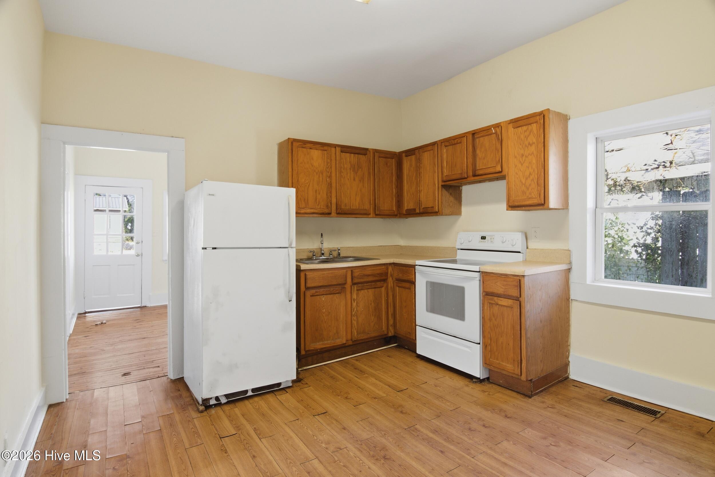 100558258 | Photo 16