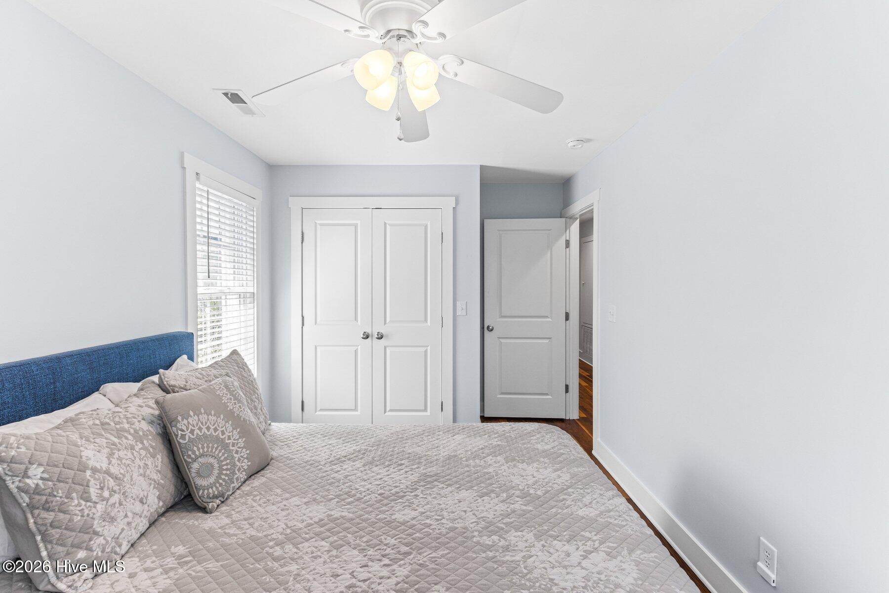 100557261 | Photo 35