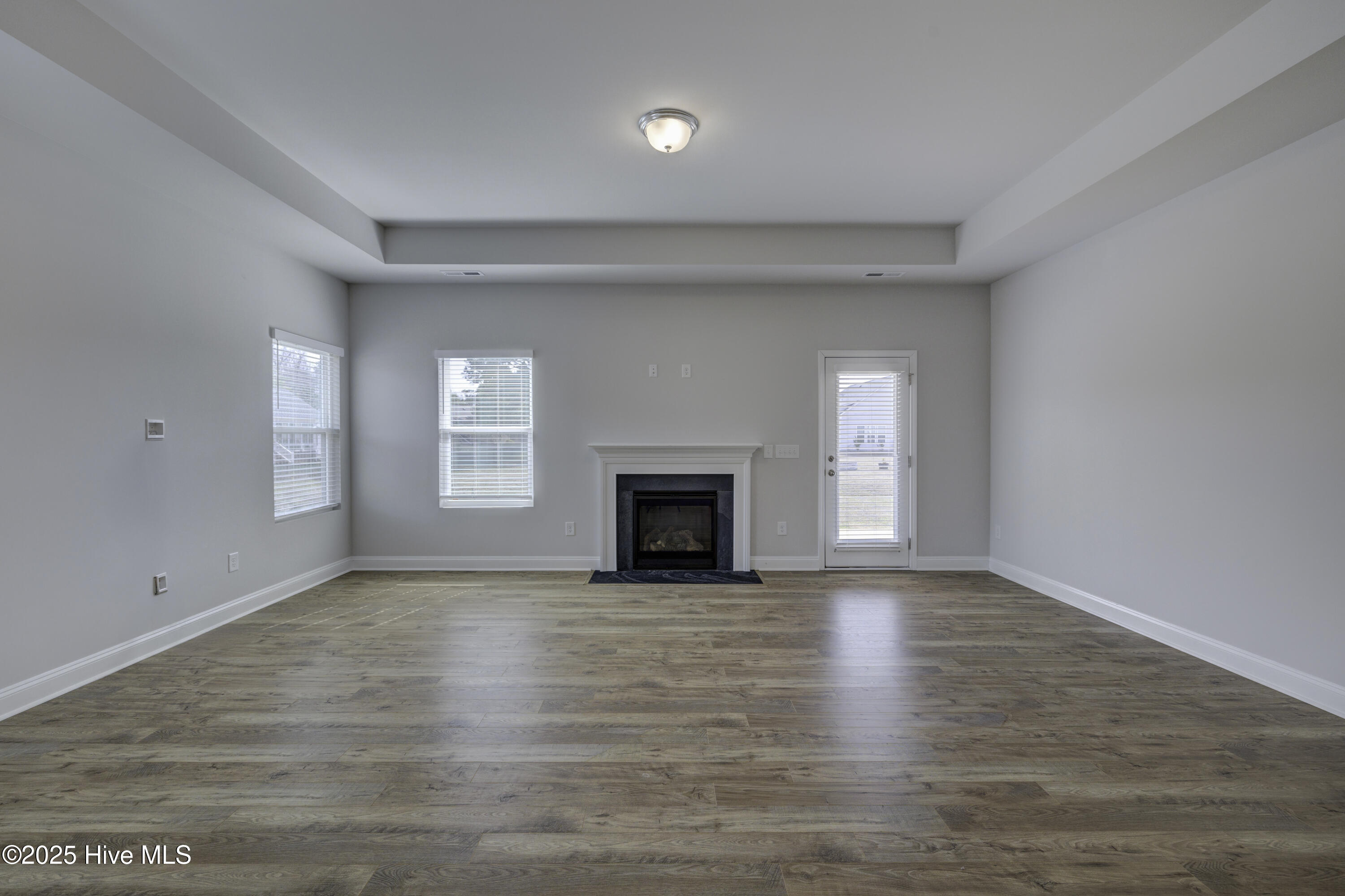 100491210 | Photo 45