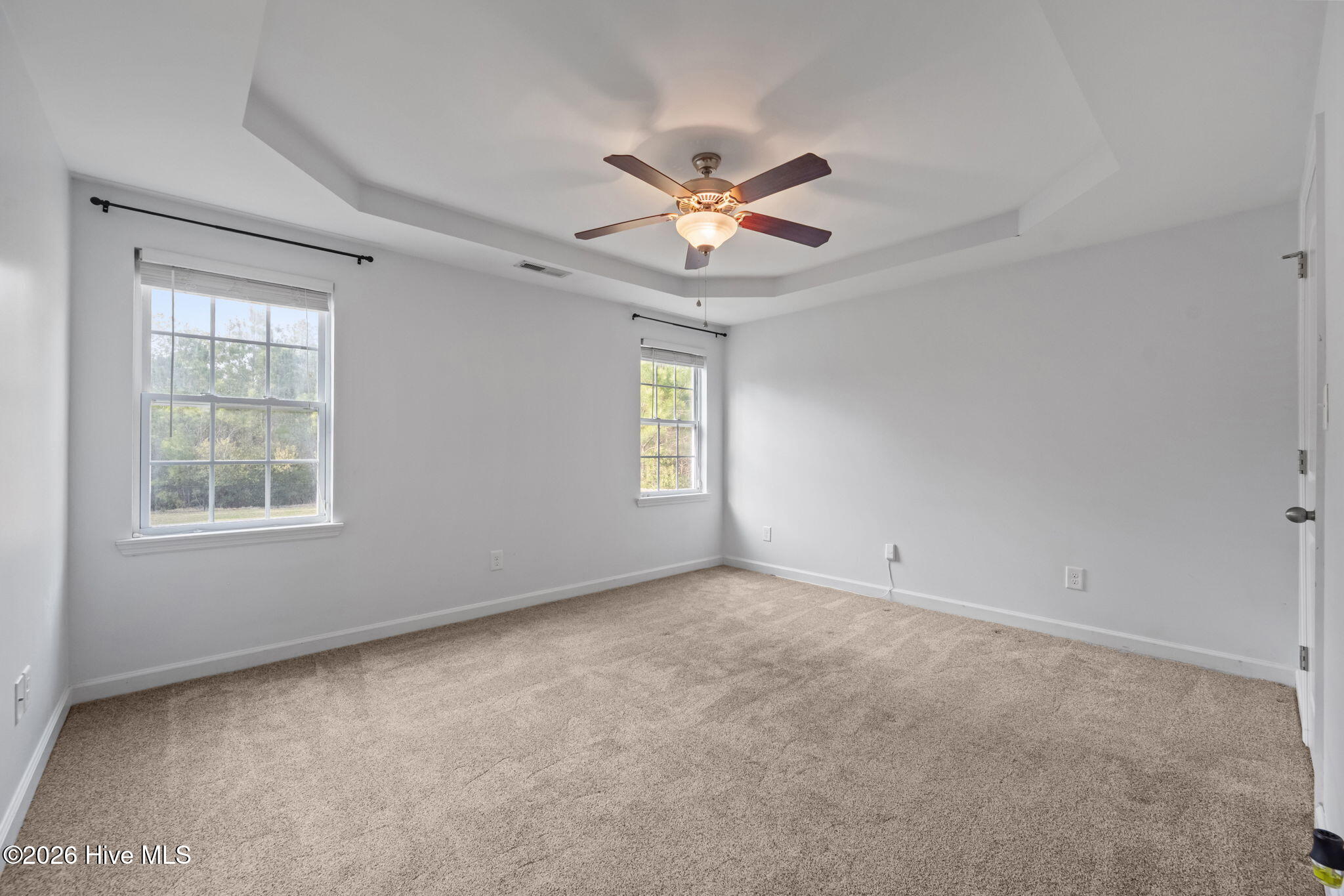 100562180 | Photo 10