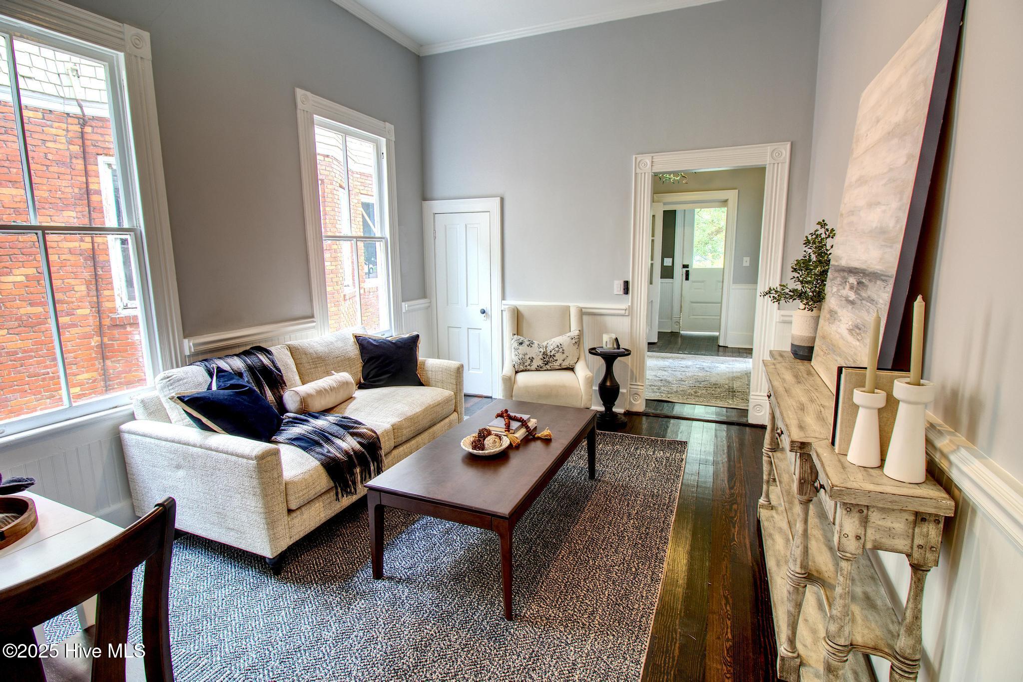 100529895 | Photo 10