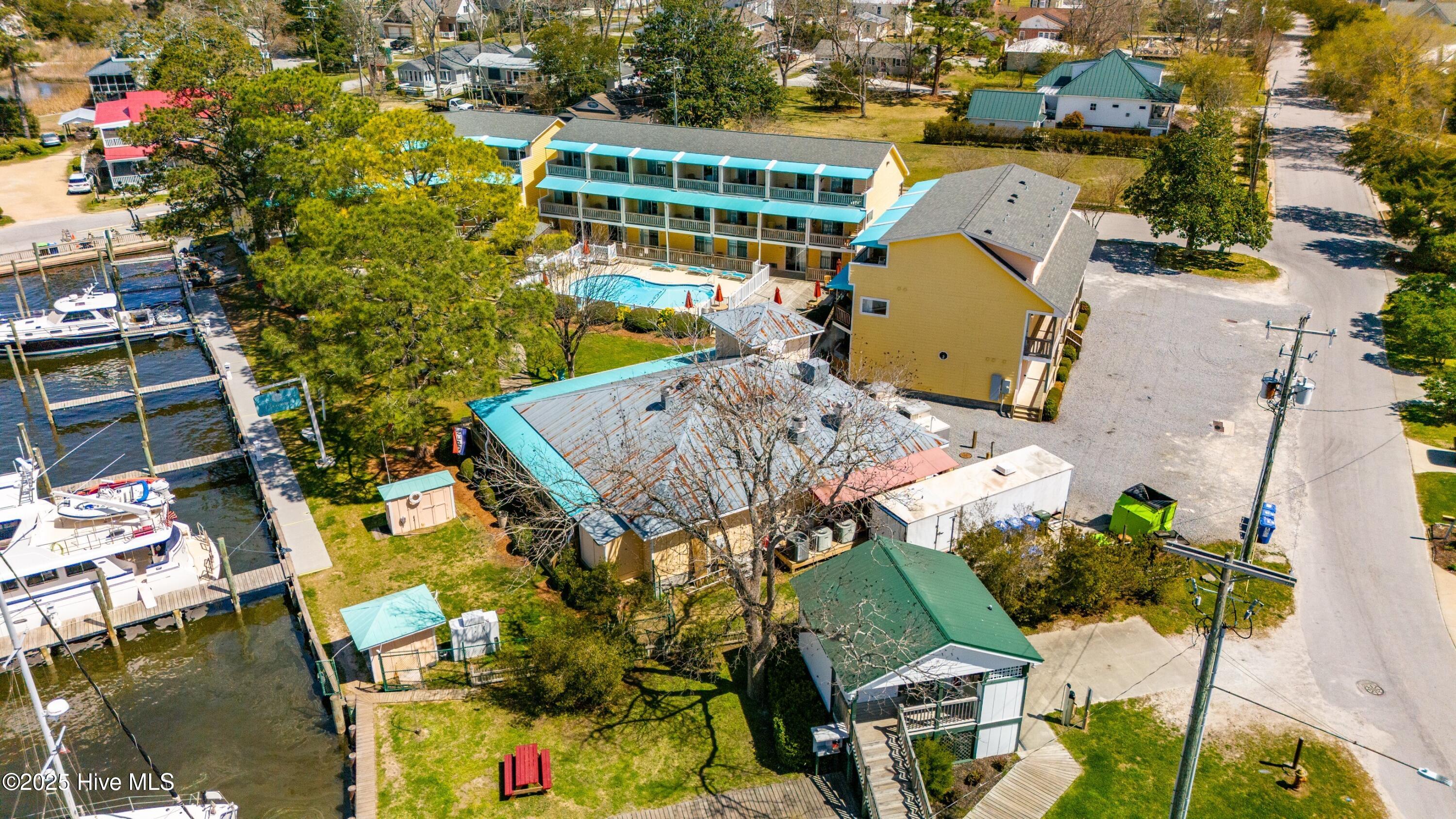 303 South Avenue,Oriental