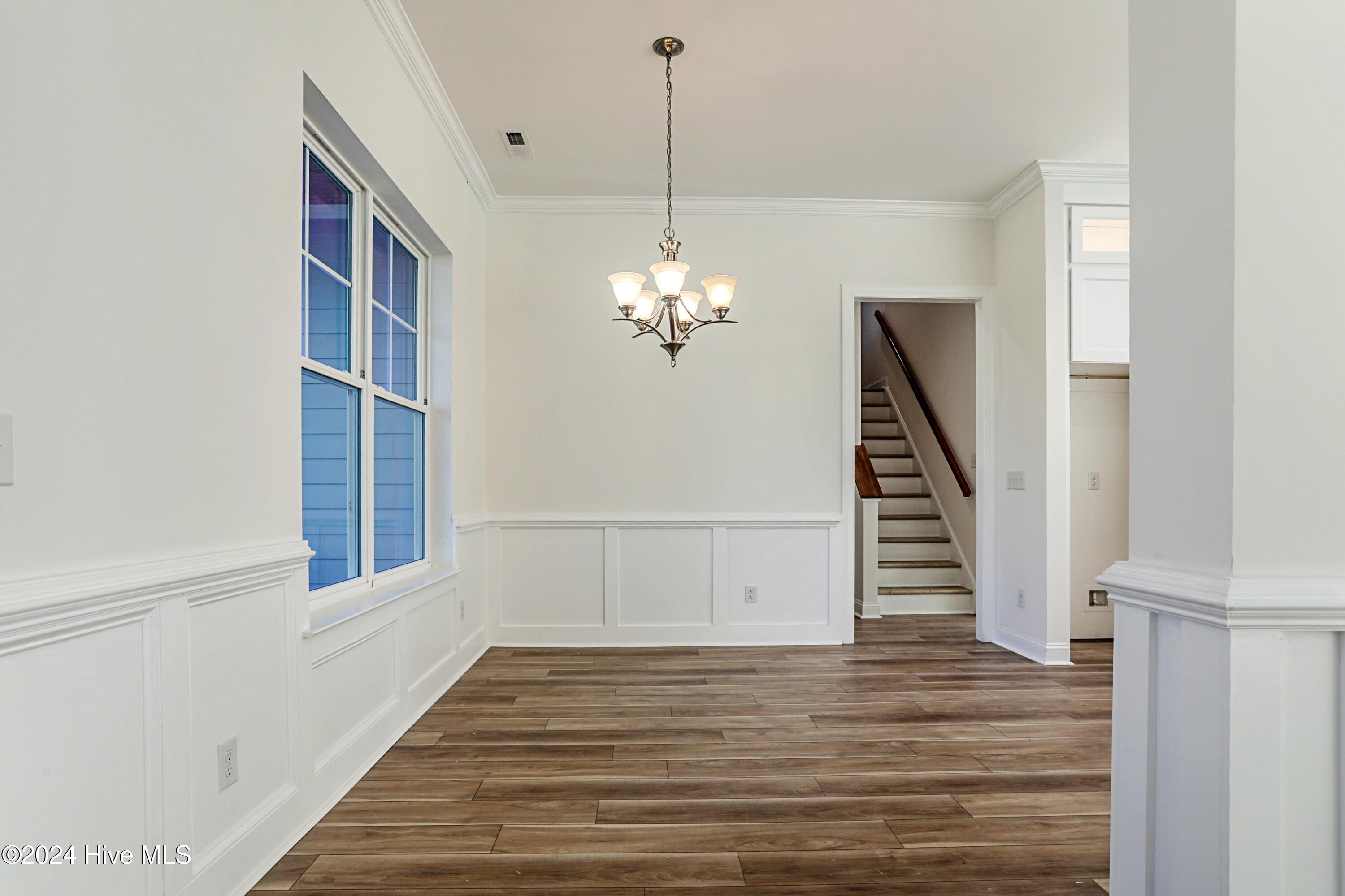 100477355 | Photo 15