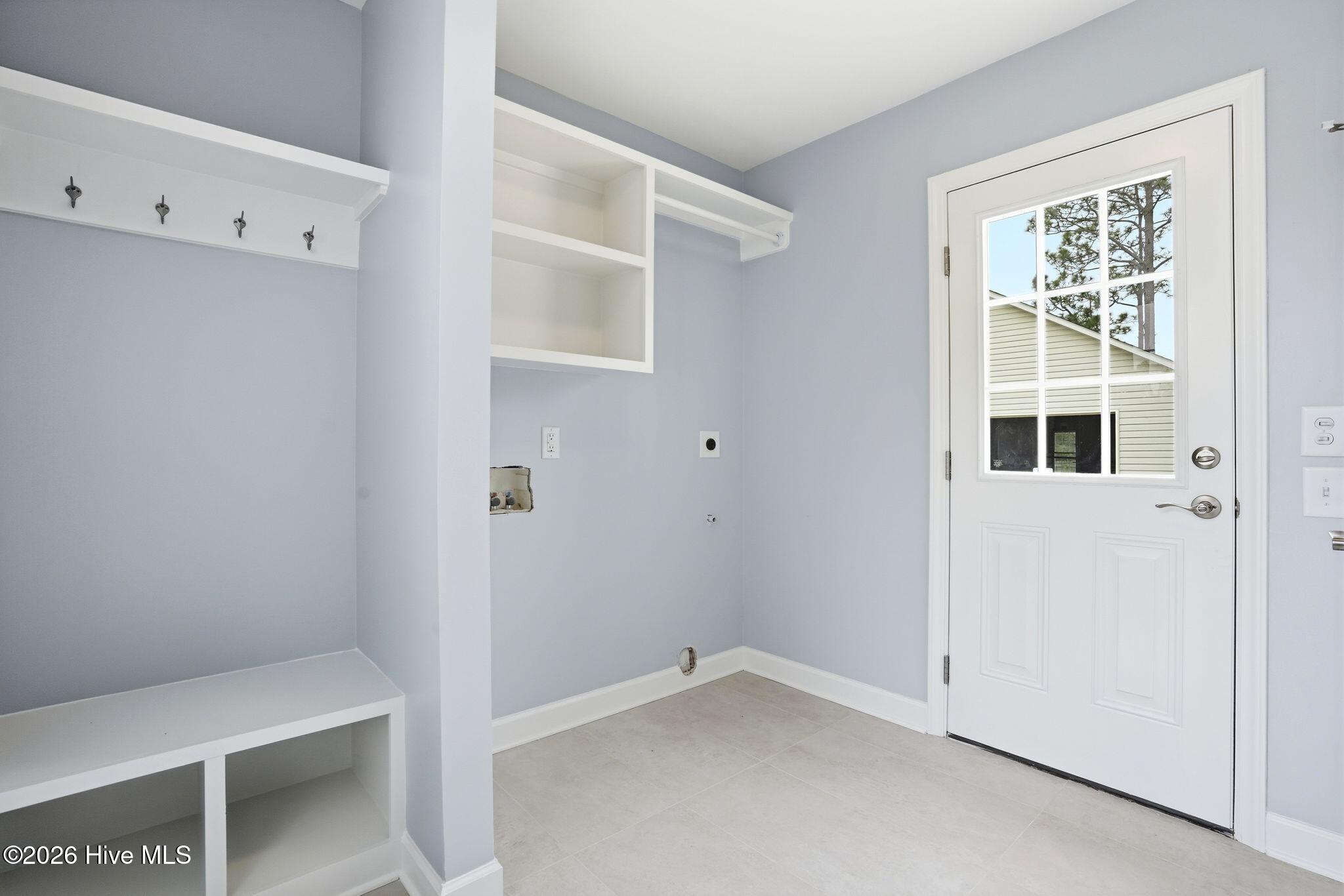 100557093 | Photo 36