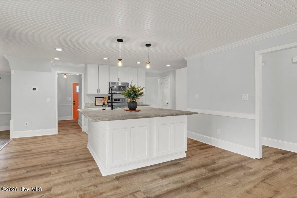 100562479 | Photo 13