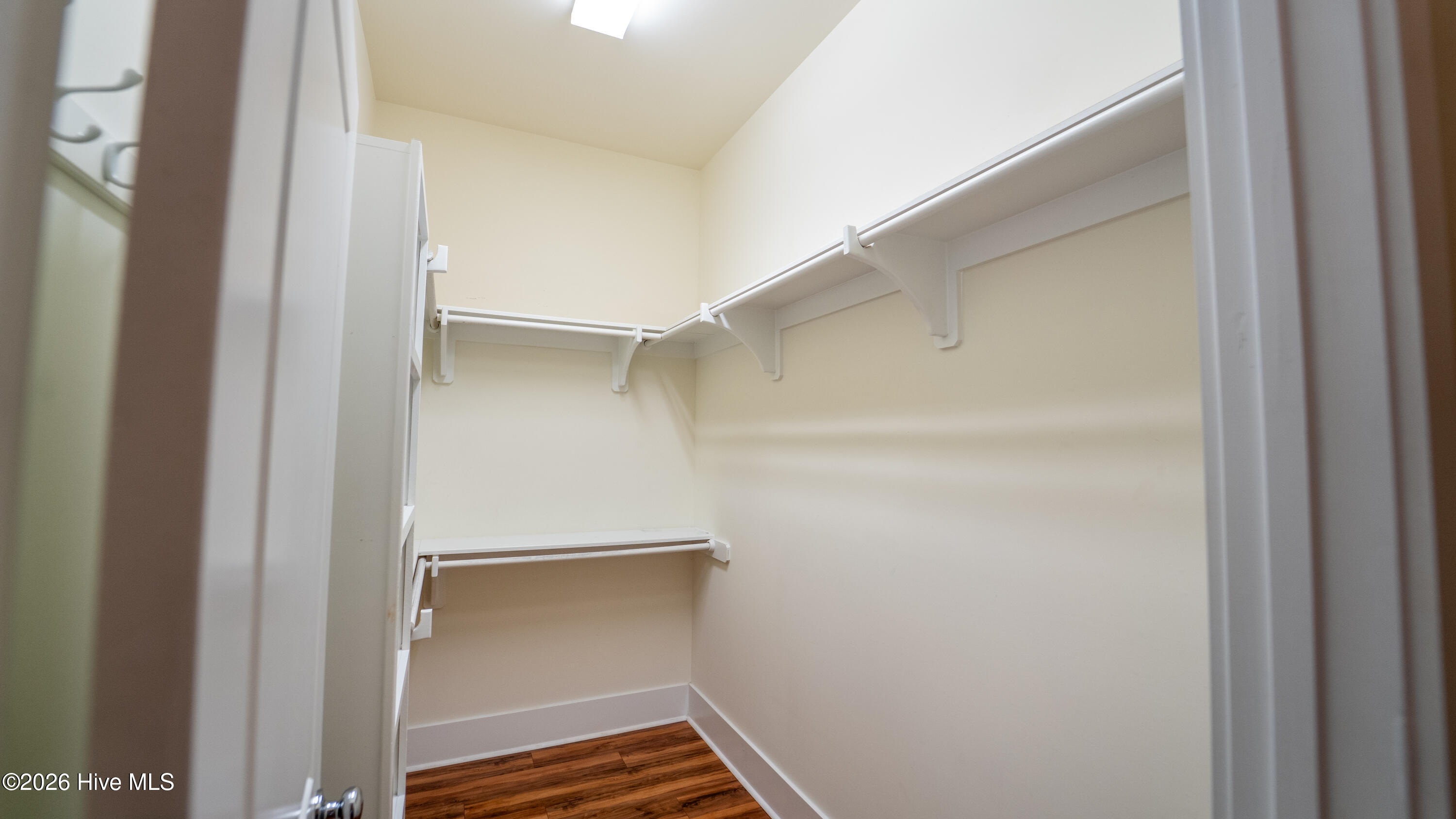 100564724 | Photo 11