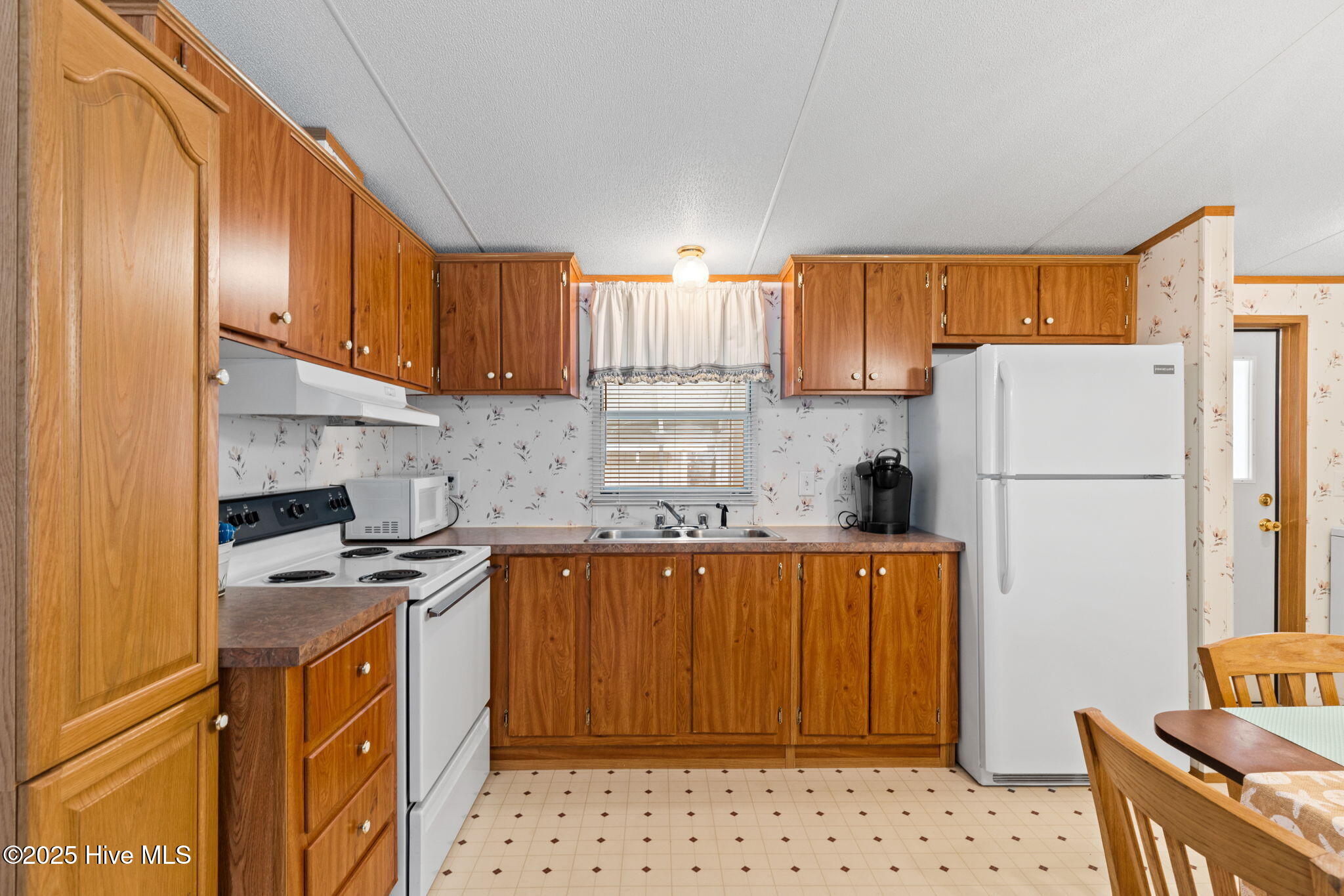 100569446 | Photo 10