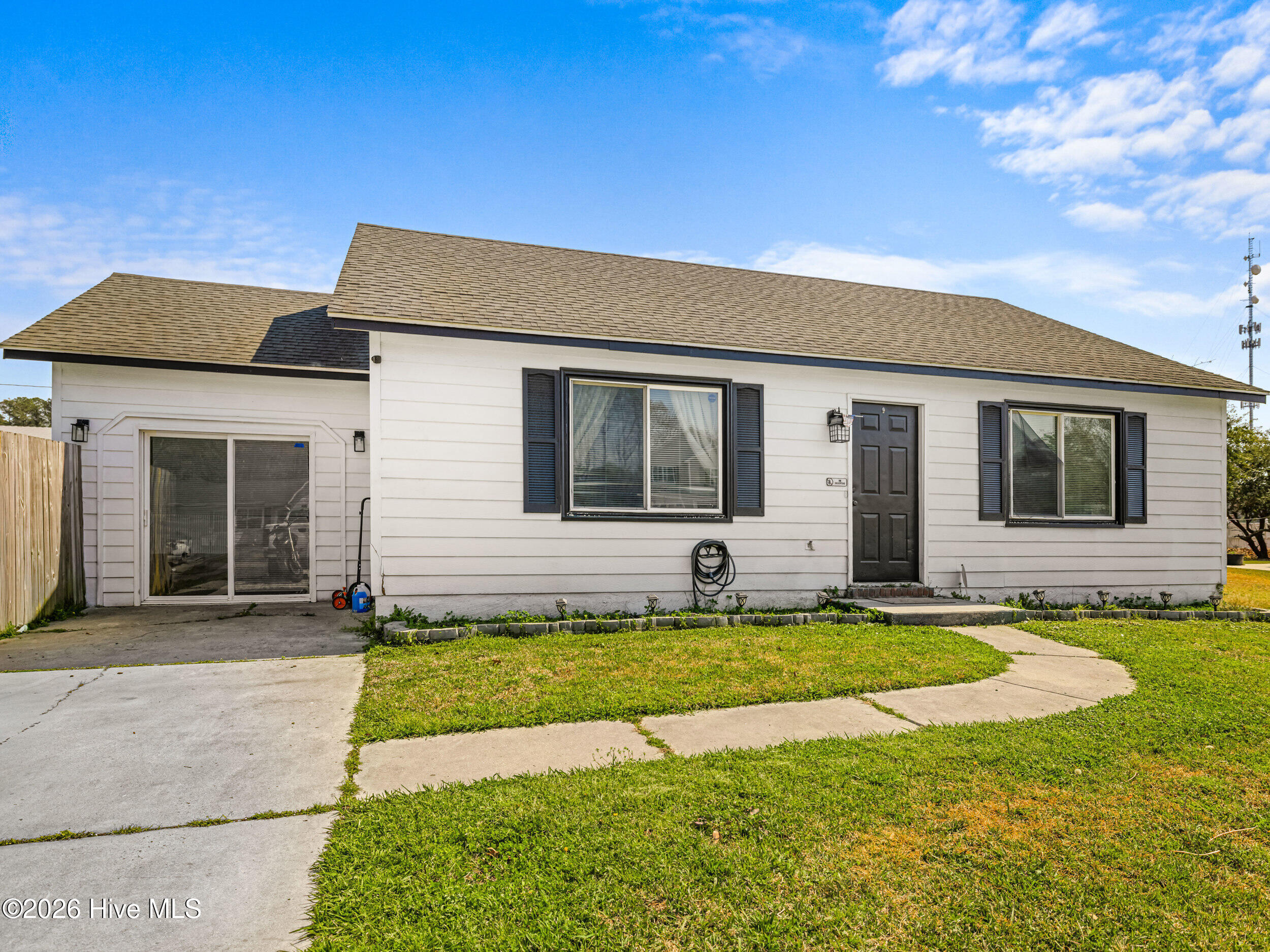 100563699 | Photo 23