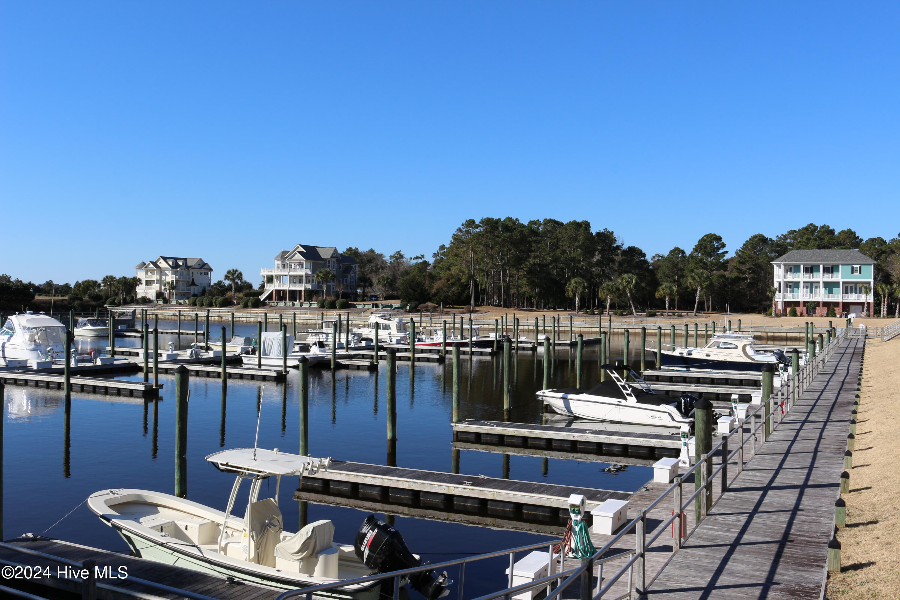 100548442 | Photo 22