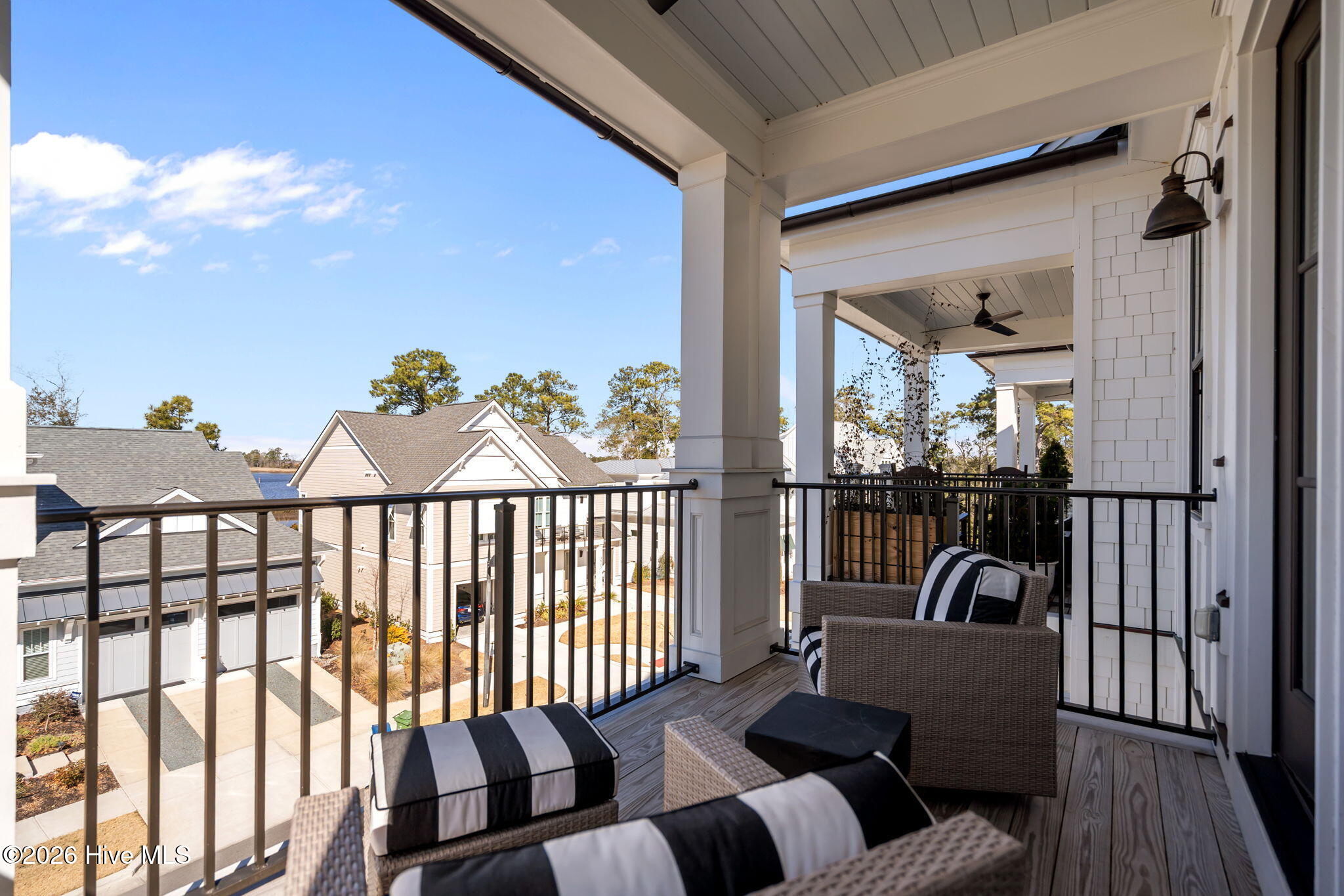 100552762 | Photo 42