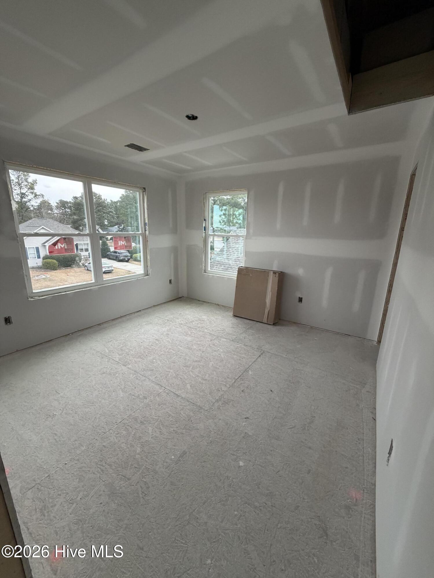 100547597 | Photo 59