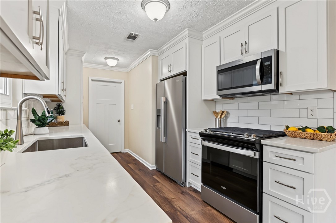 210 Treasure Loop