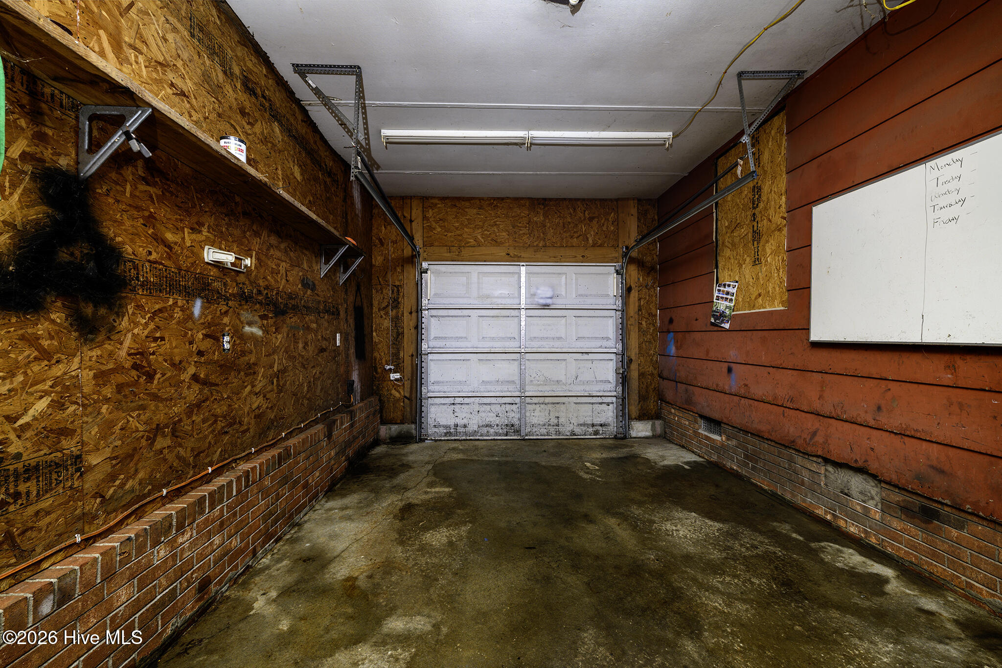 100567518 | Photo 21