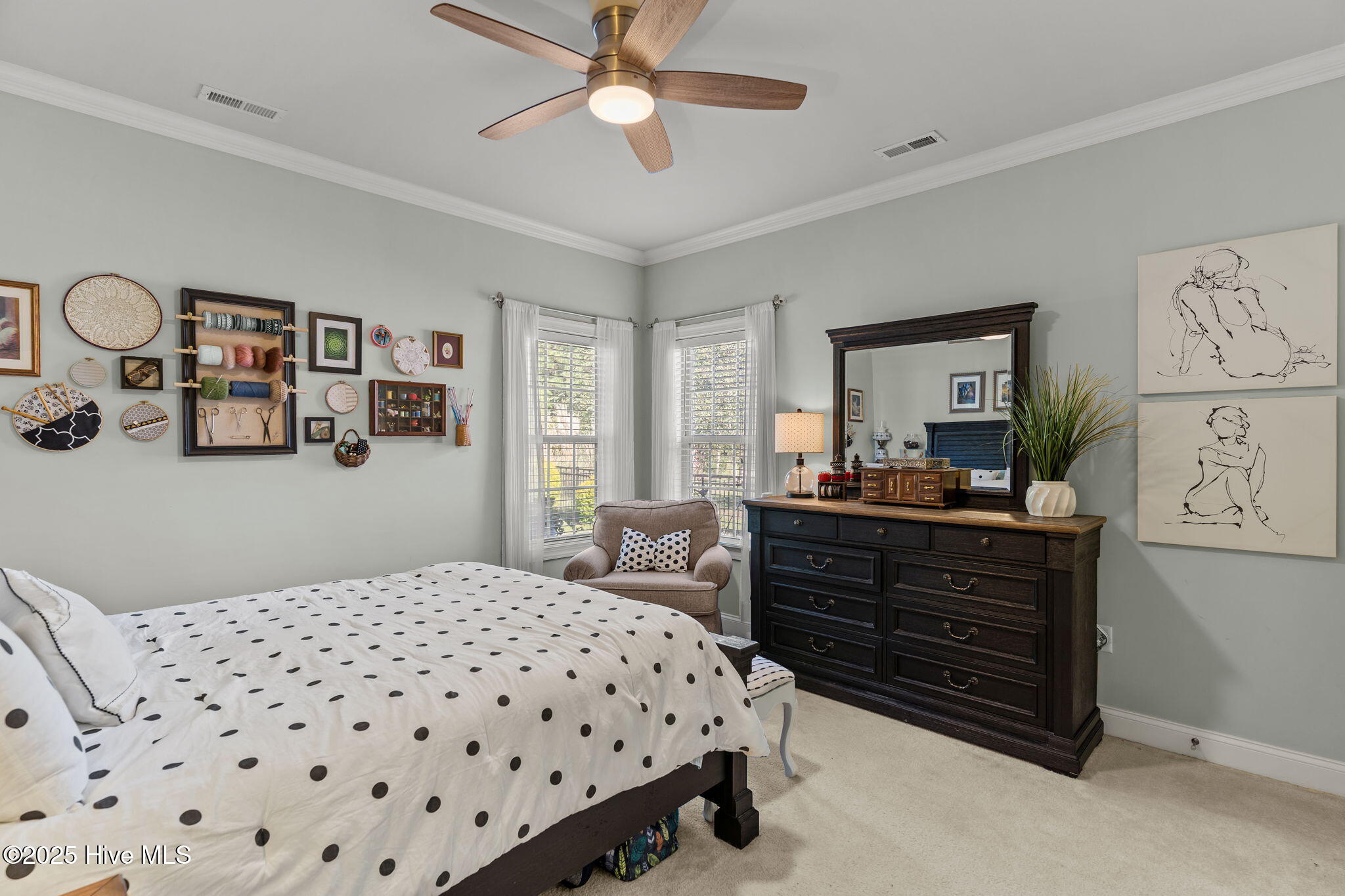 100538493 | Photo 24