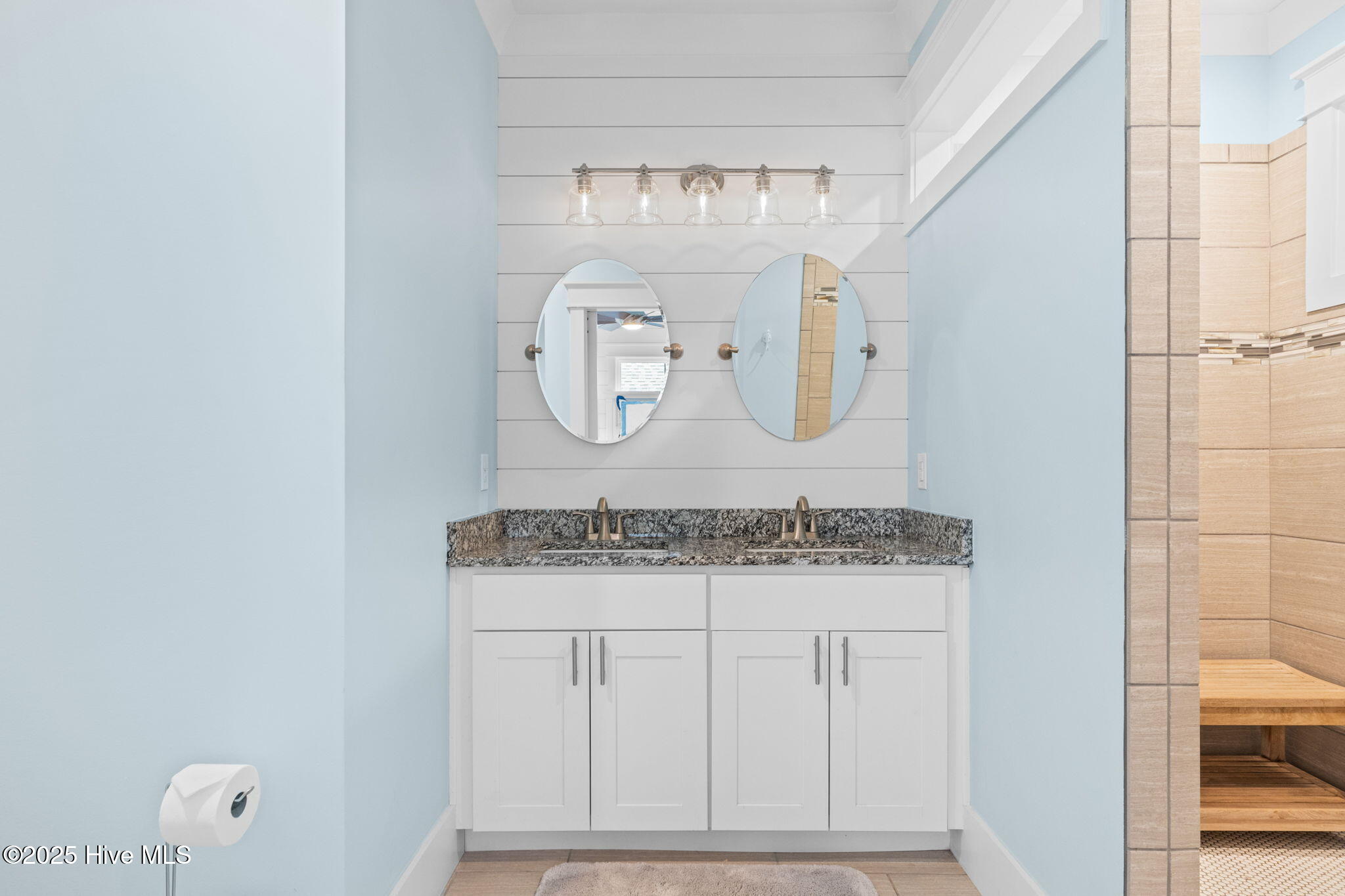 100543209 | Photo 34