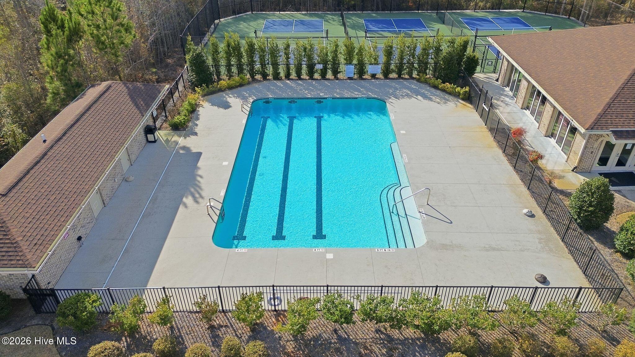 100564564 | Photo 66