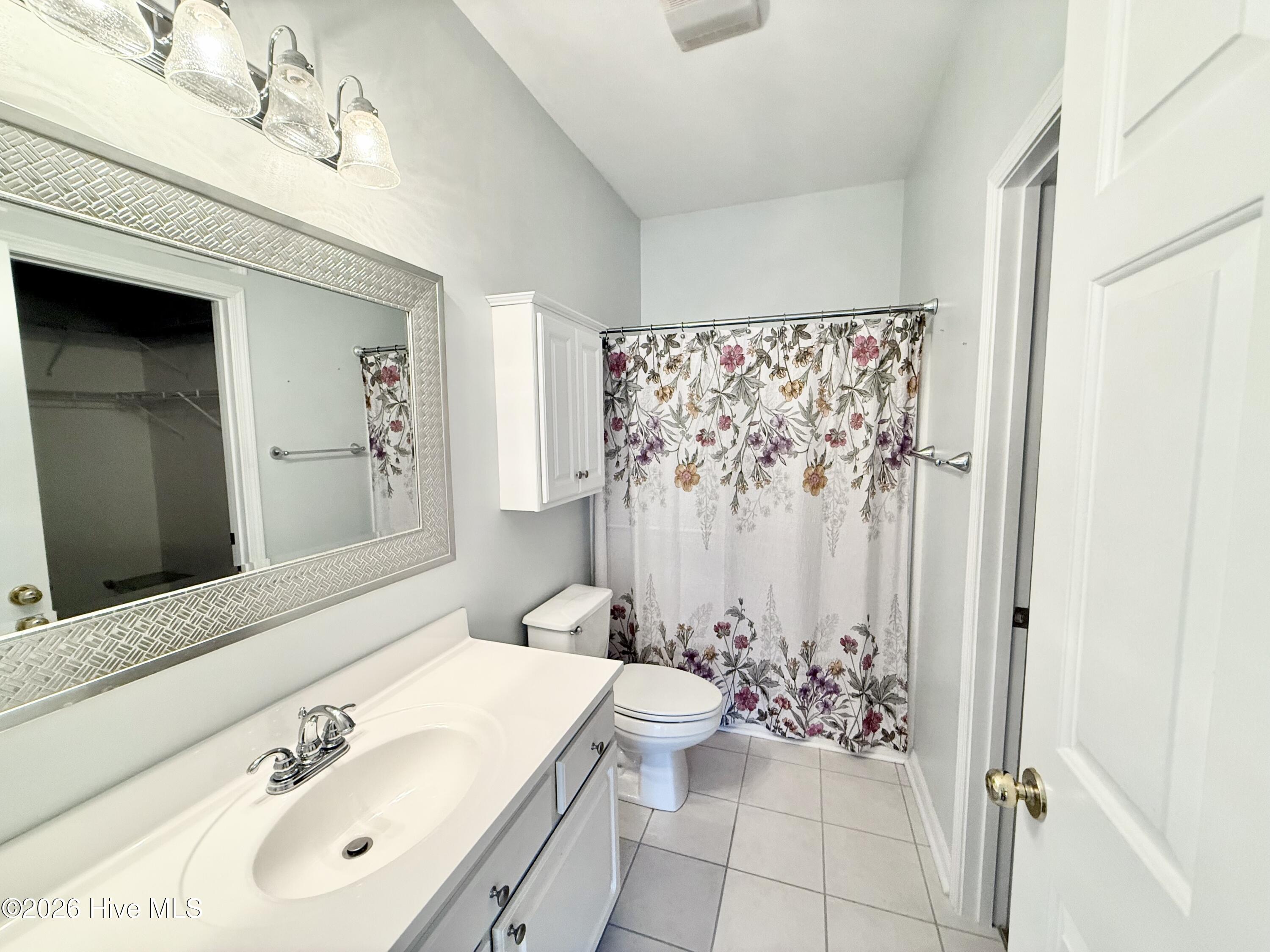 100570060 | Photo 12