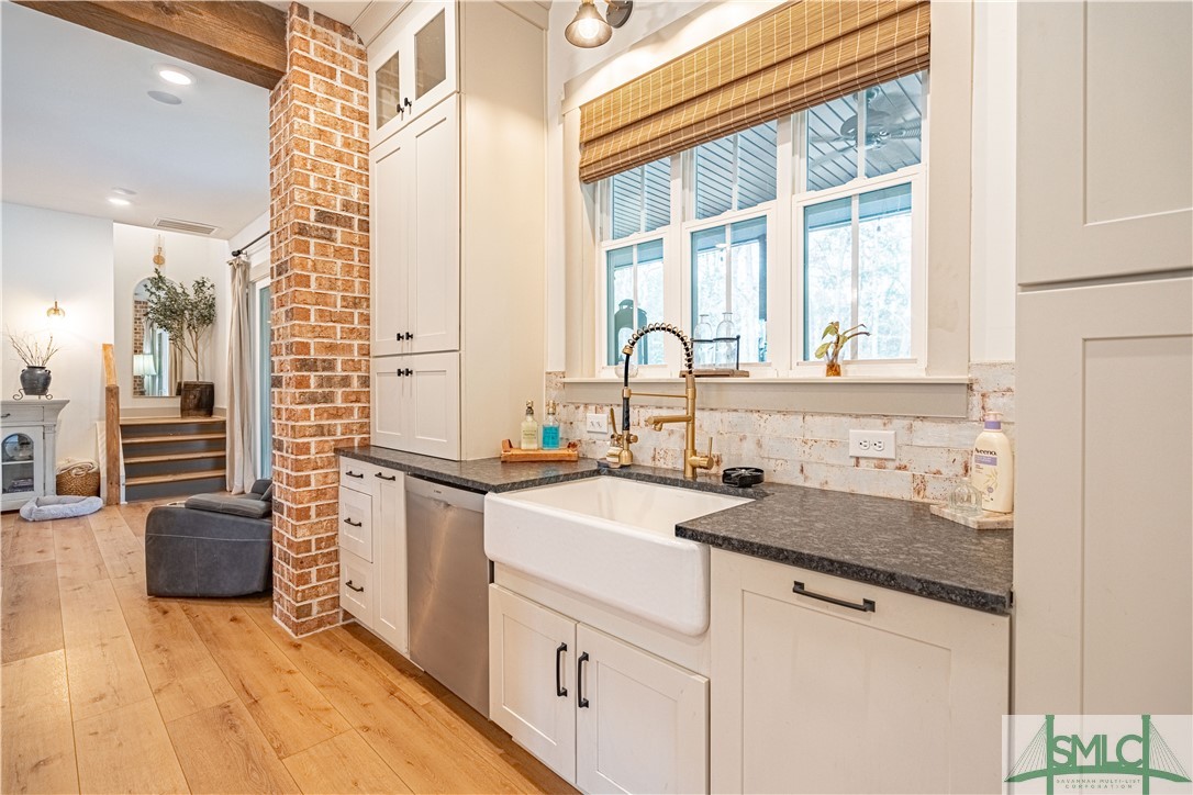 Kitchen sink