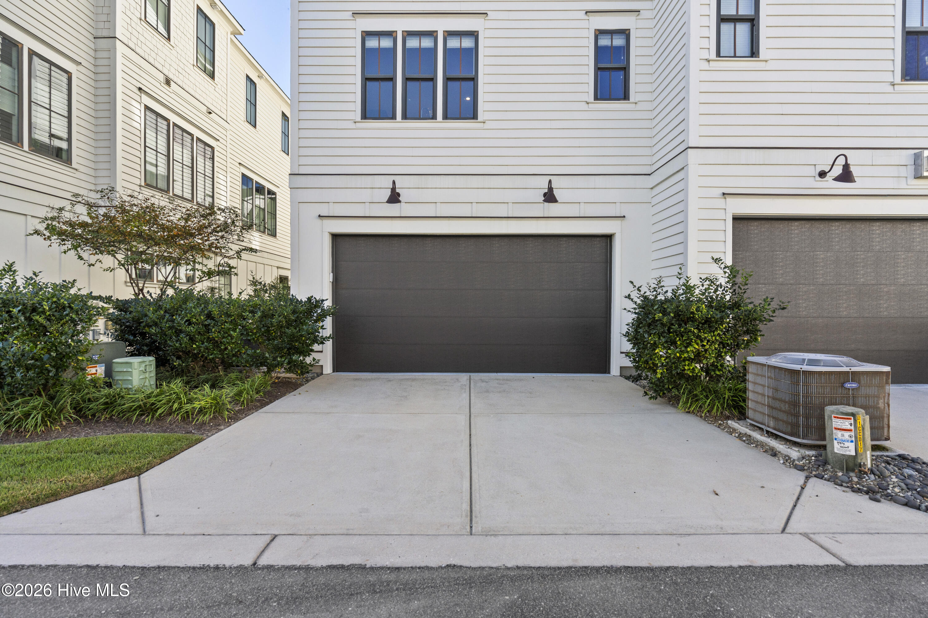 100554242 | Photo 44