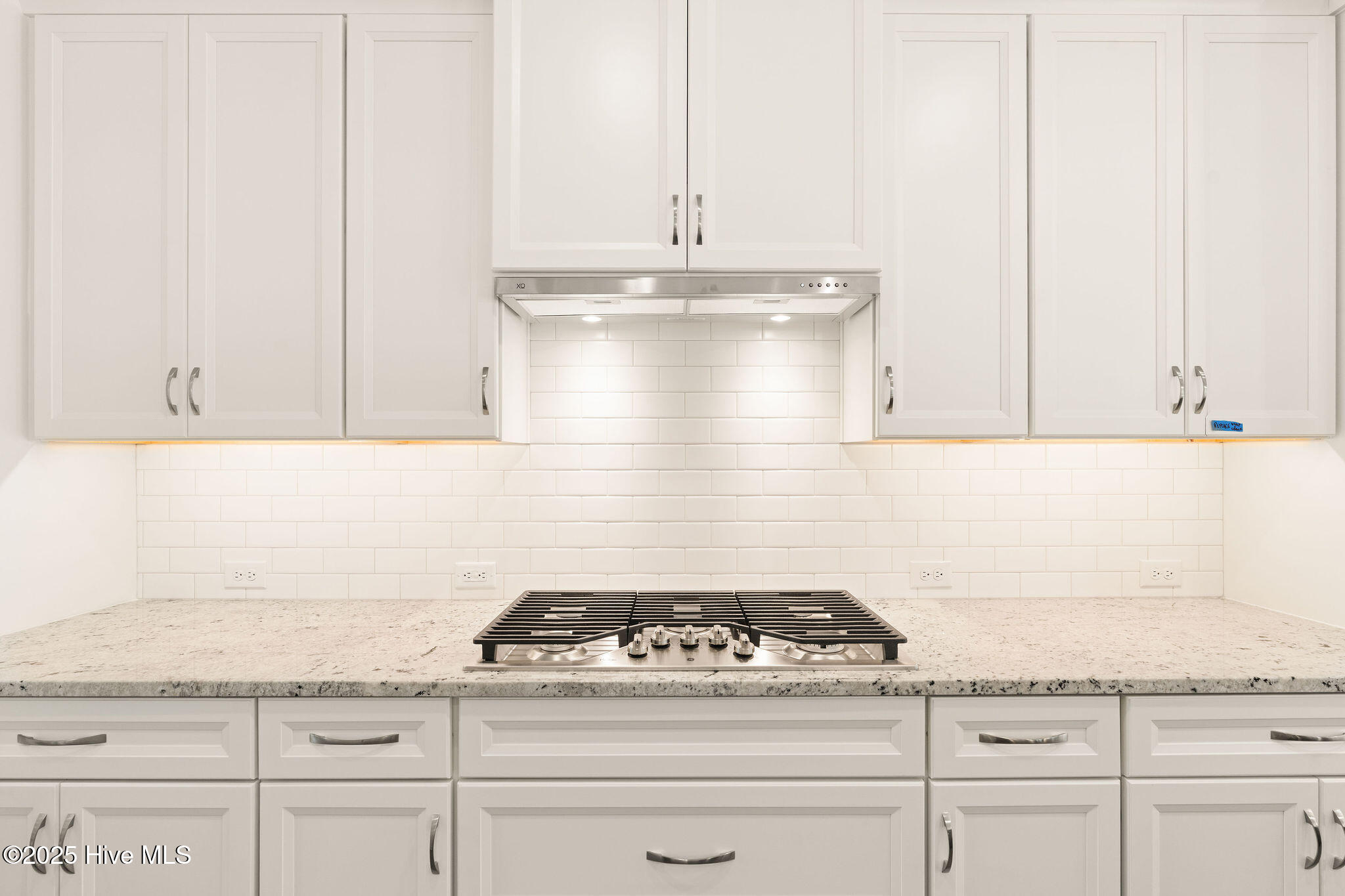 100530000 | Photo 28