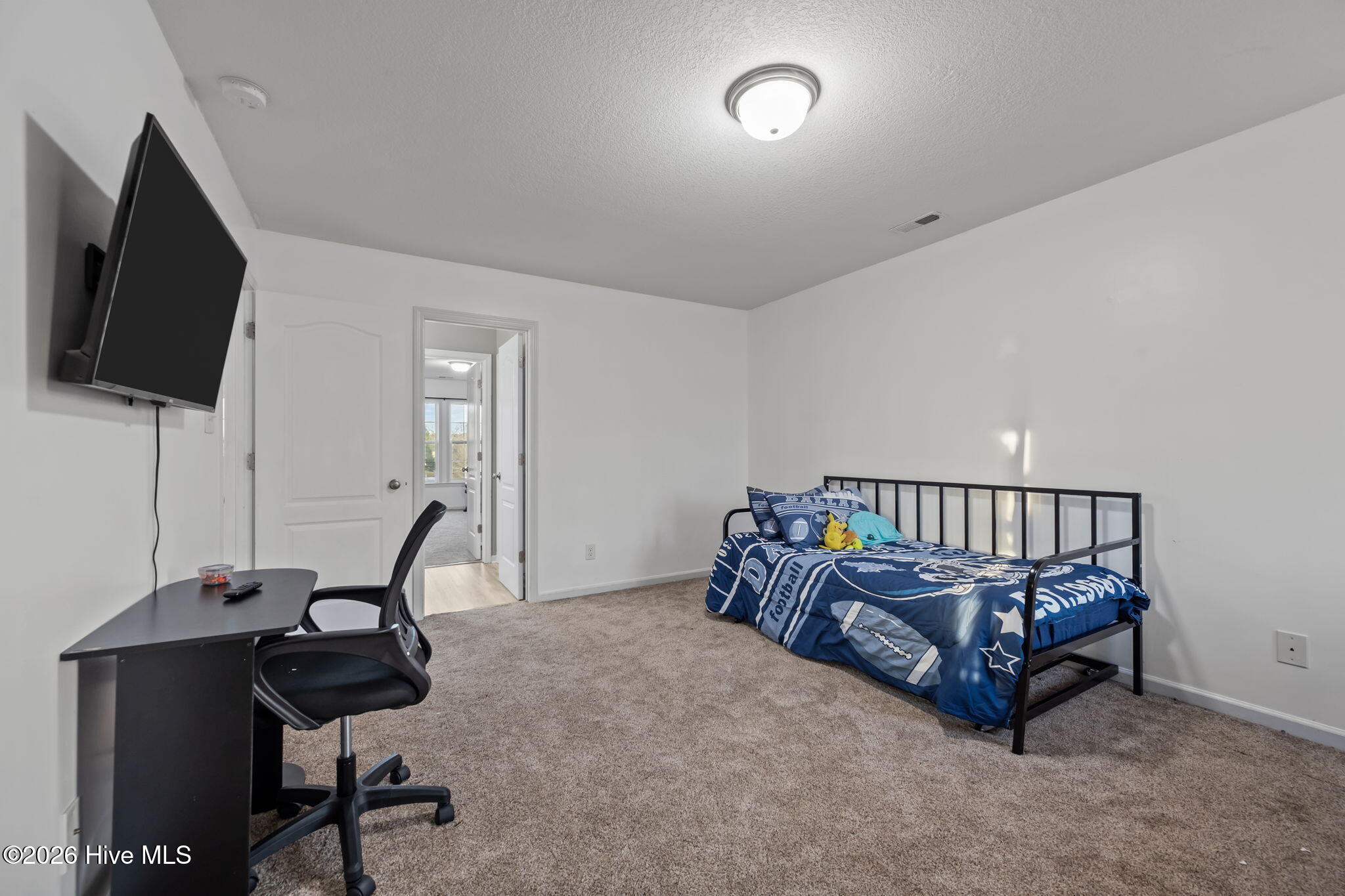 100560340 | Photo 32