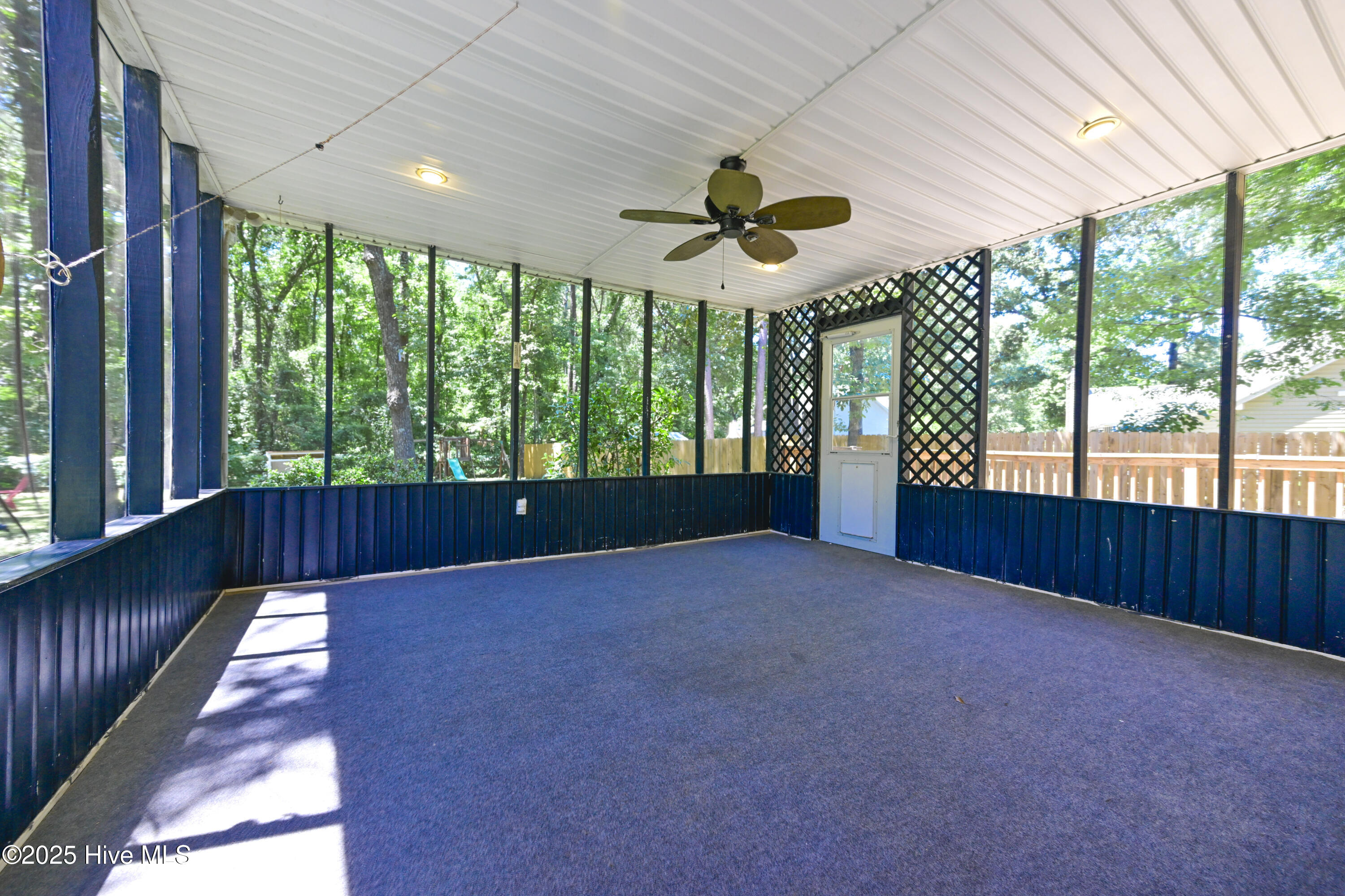 100523748 | Photo 49