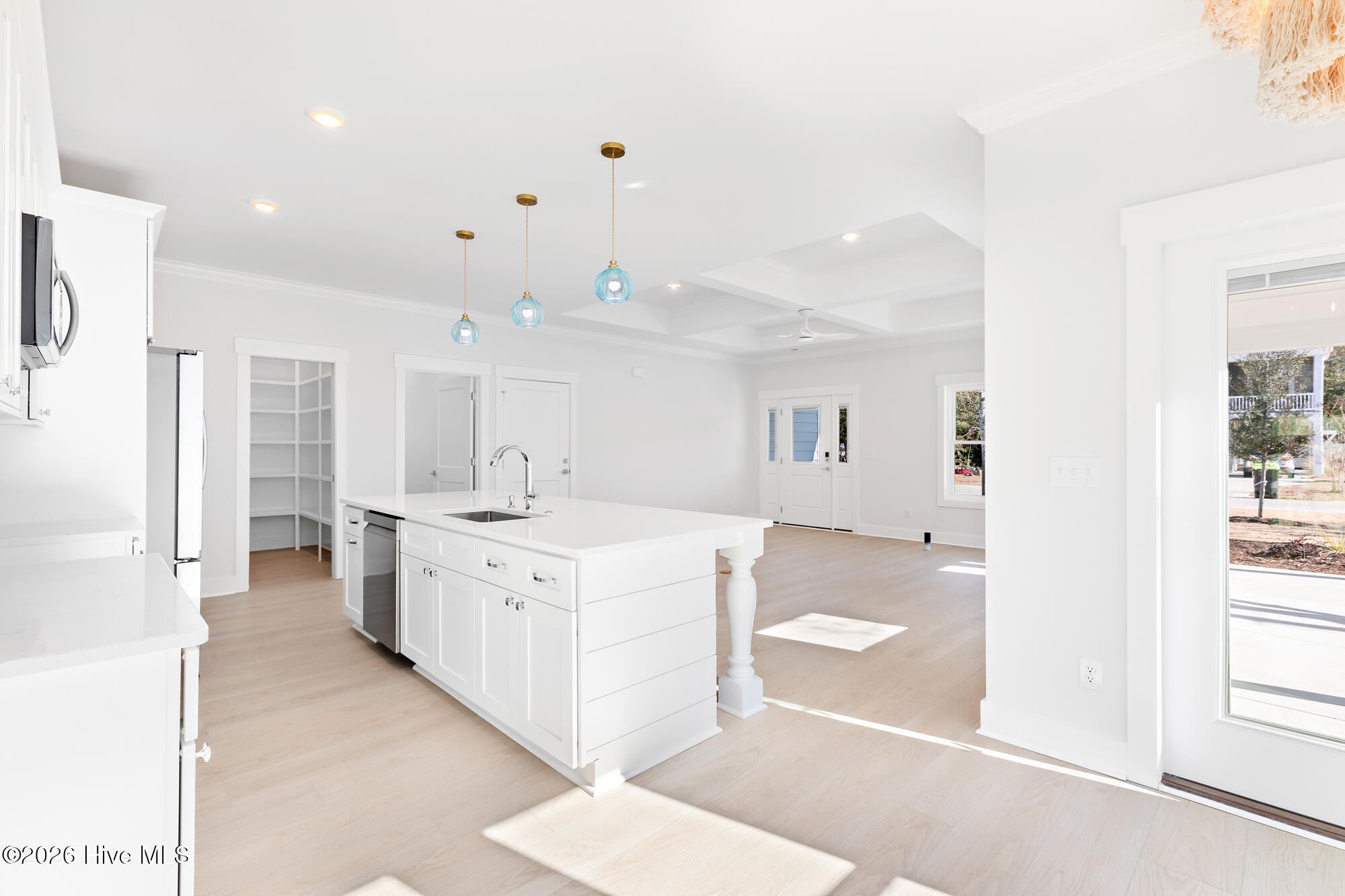 100547169 | Photo 16