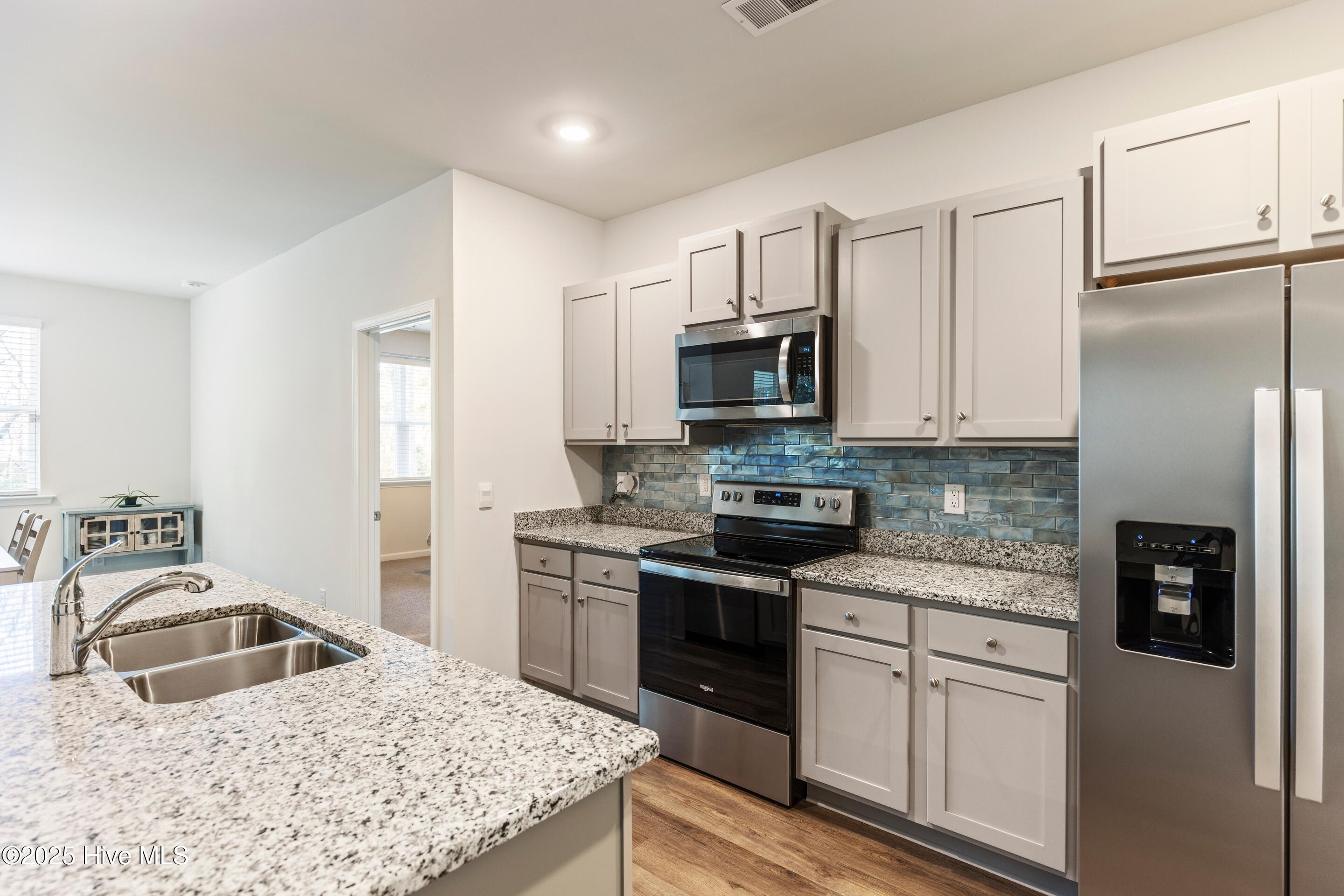 100543257 | Photo 10