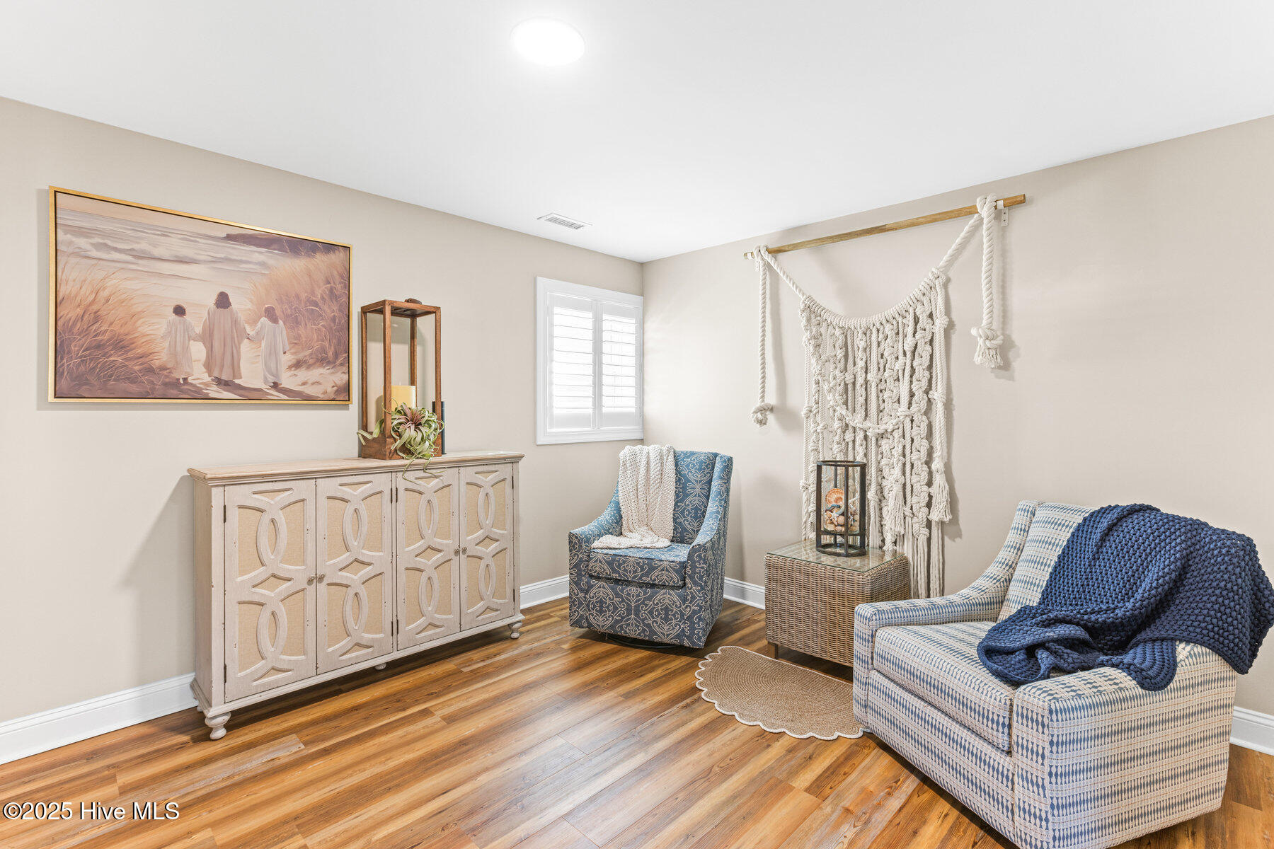 100542757 | Photo 35